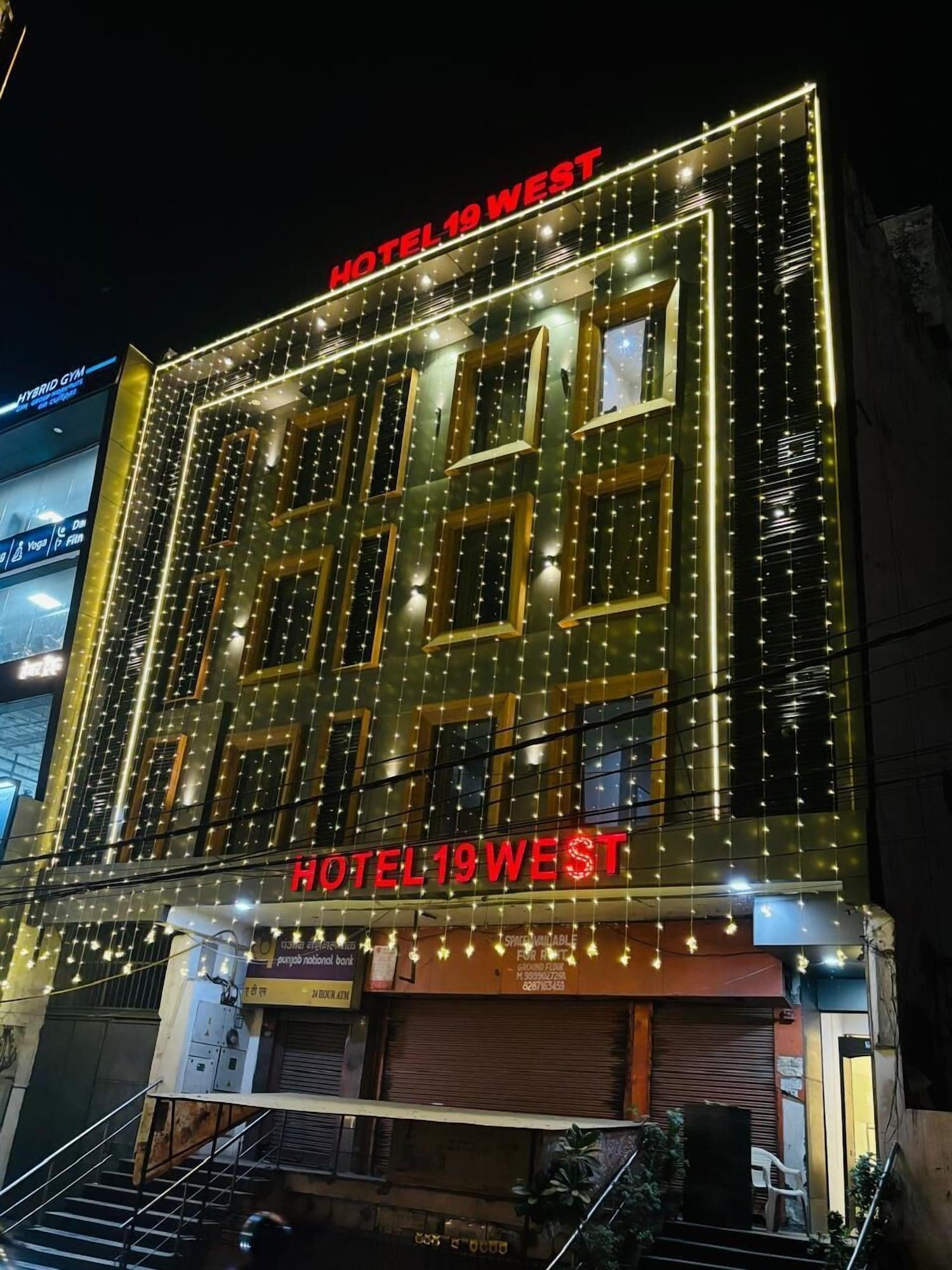 Vista da fachada Hotel 19 West