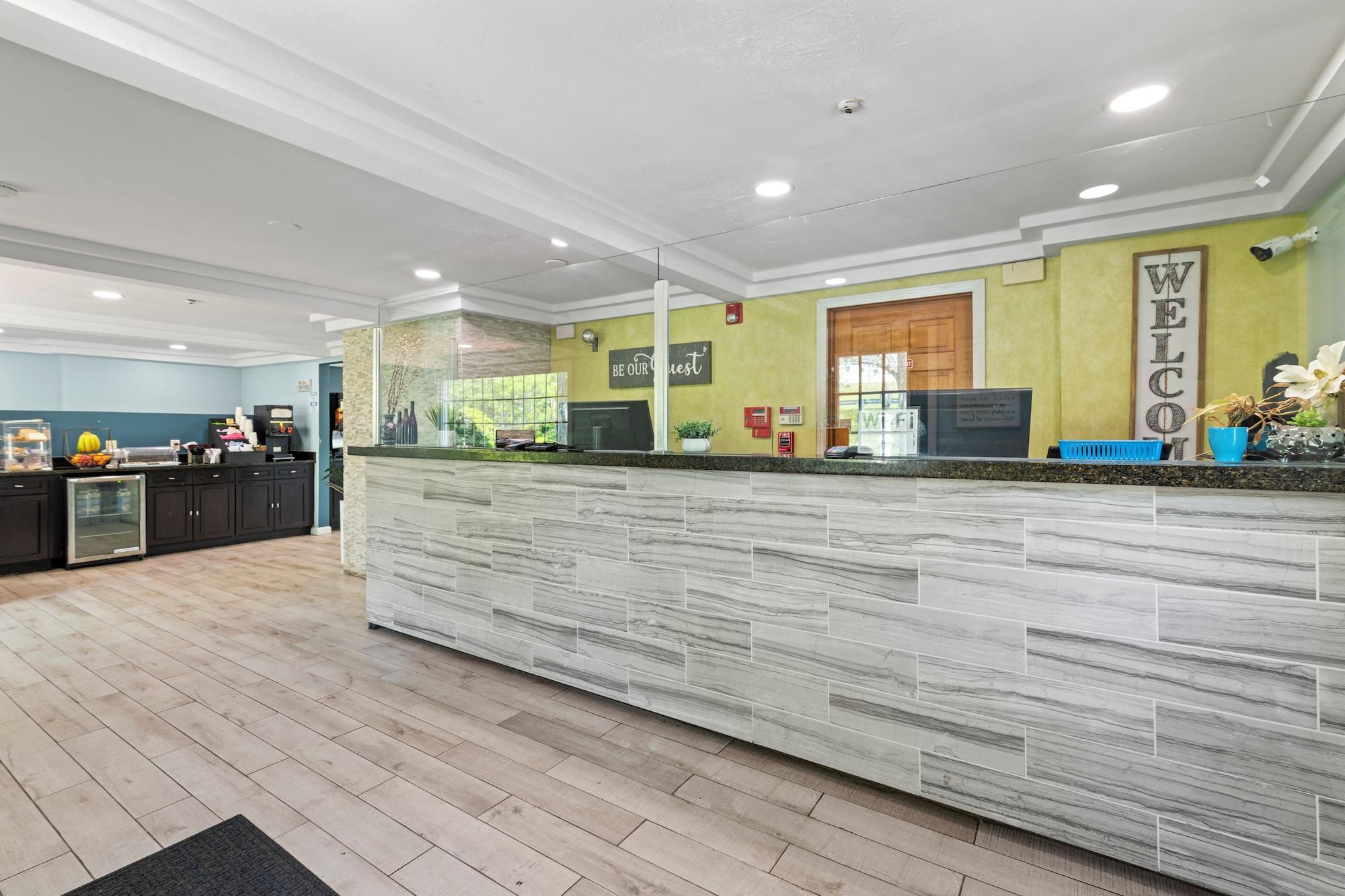 Vista Lobby Knights Inn Danvers