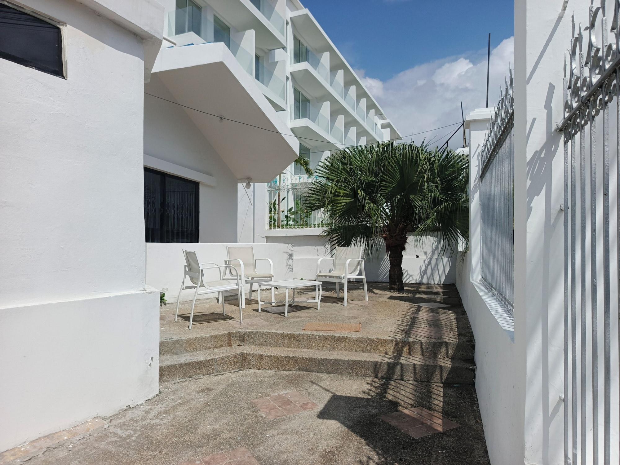 Vista Exterior Hotel Manta Real