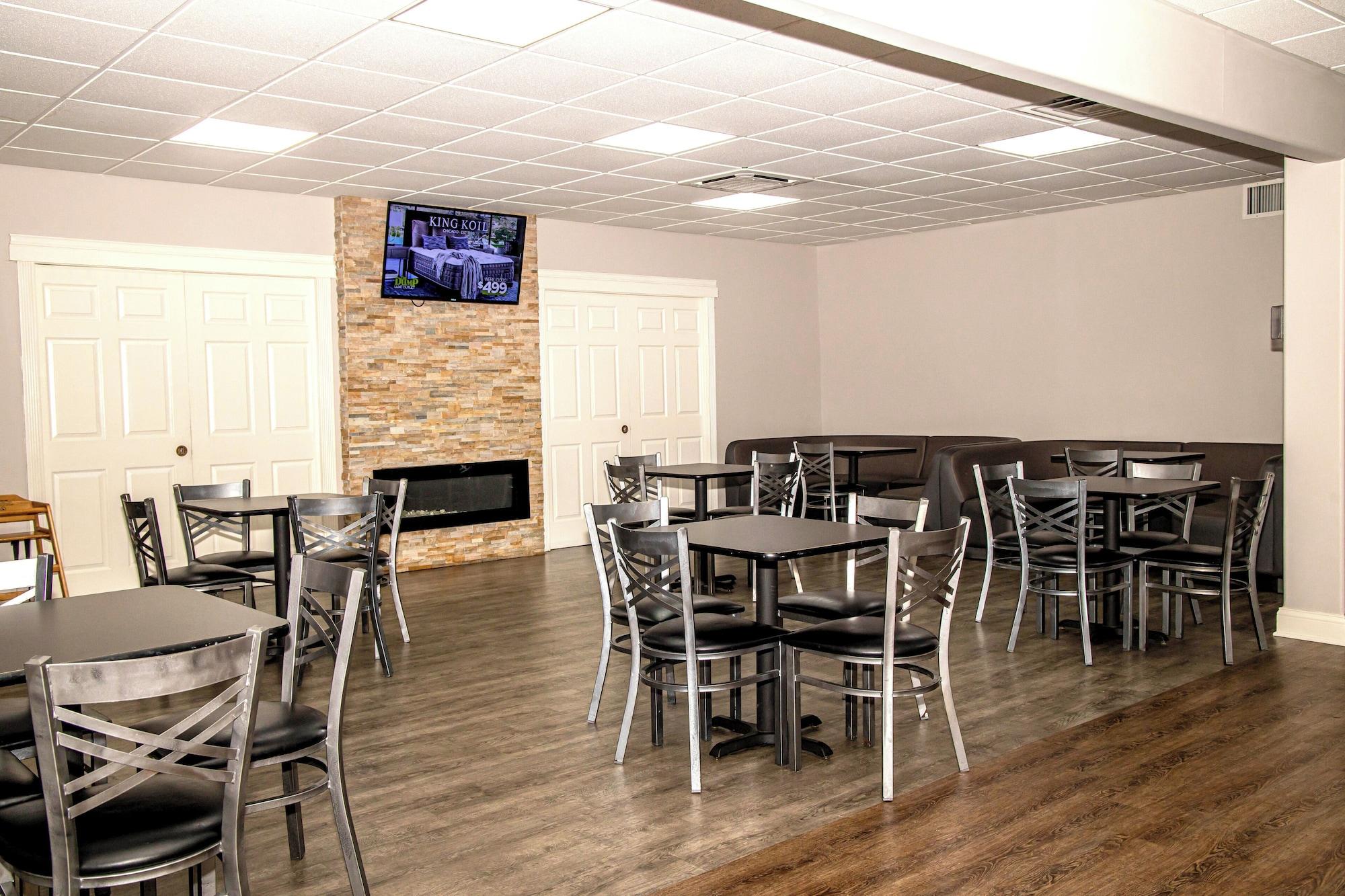 Restaurant Days Inn and Suites by Wyndham Hammond, IN