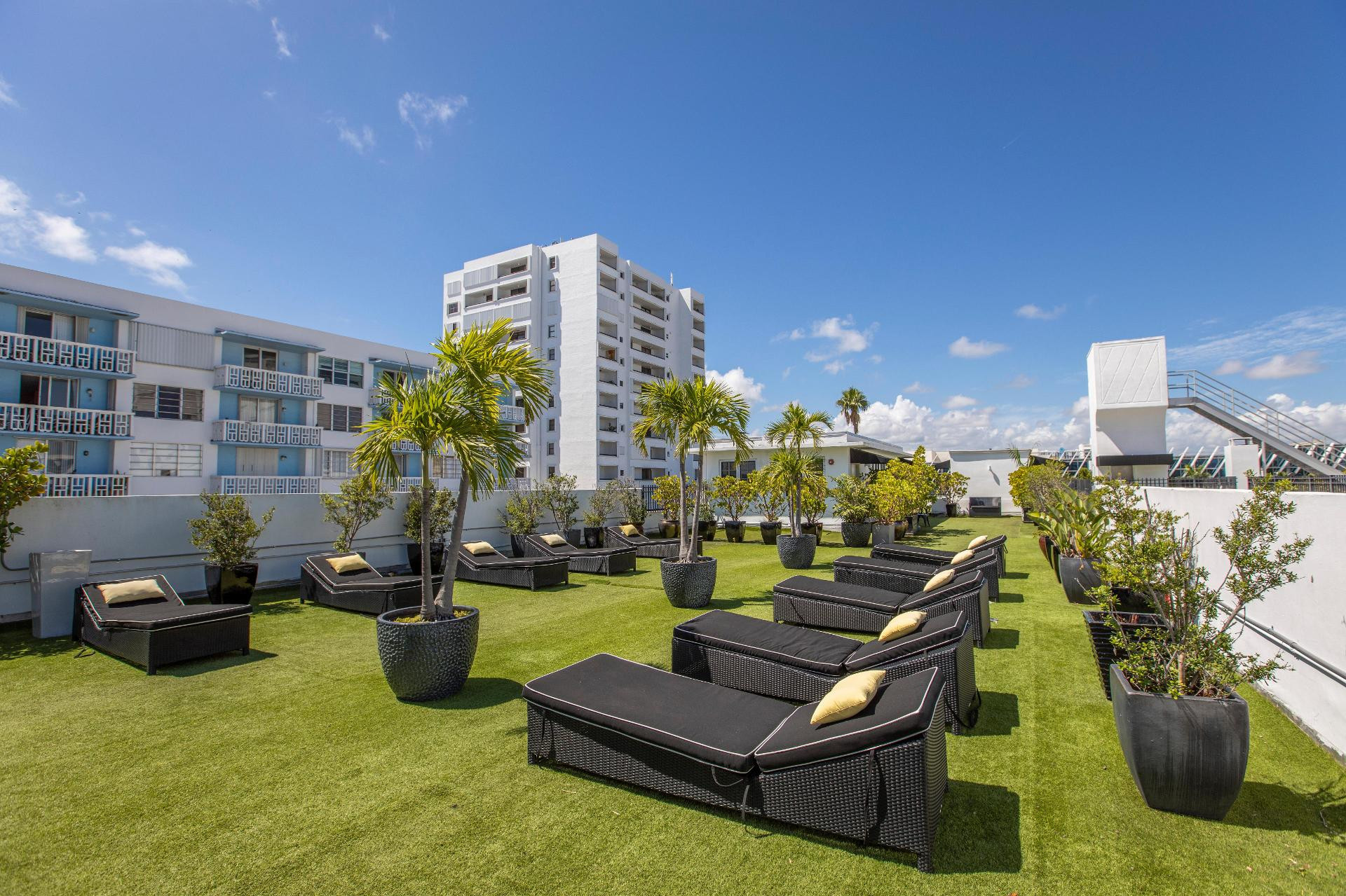 Hotel Lincoln Arms Suites