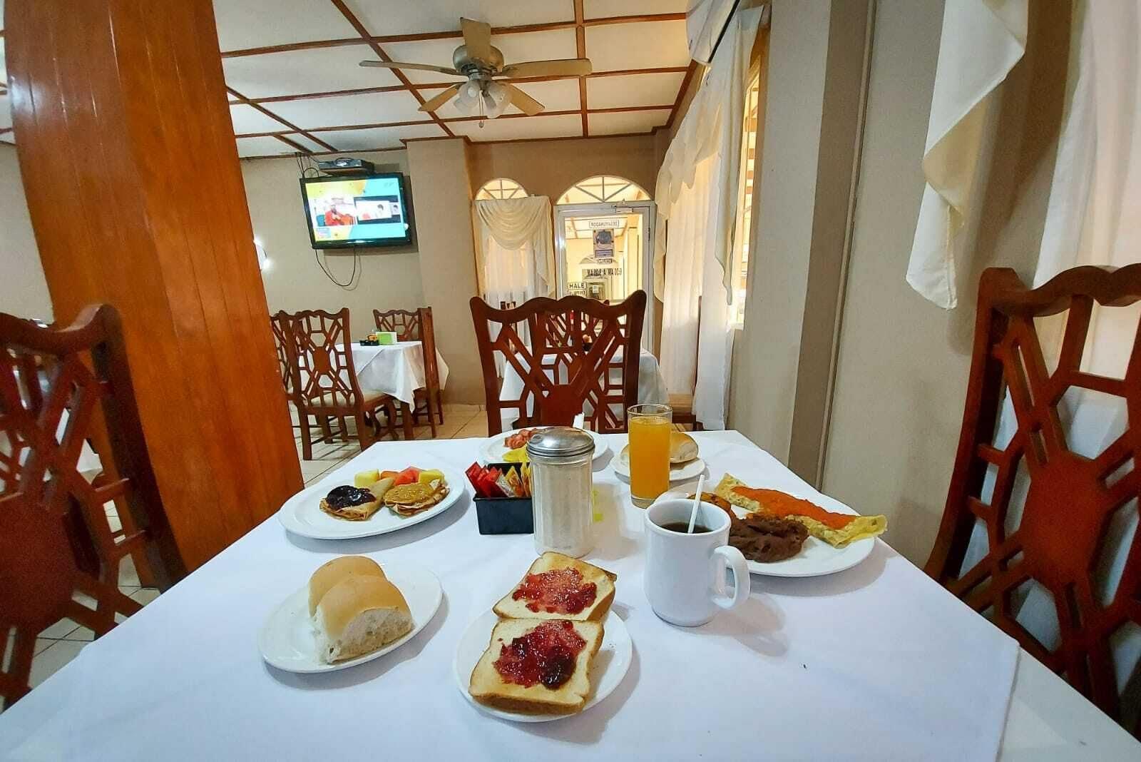 Restaurant Continental Plaza Hotel