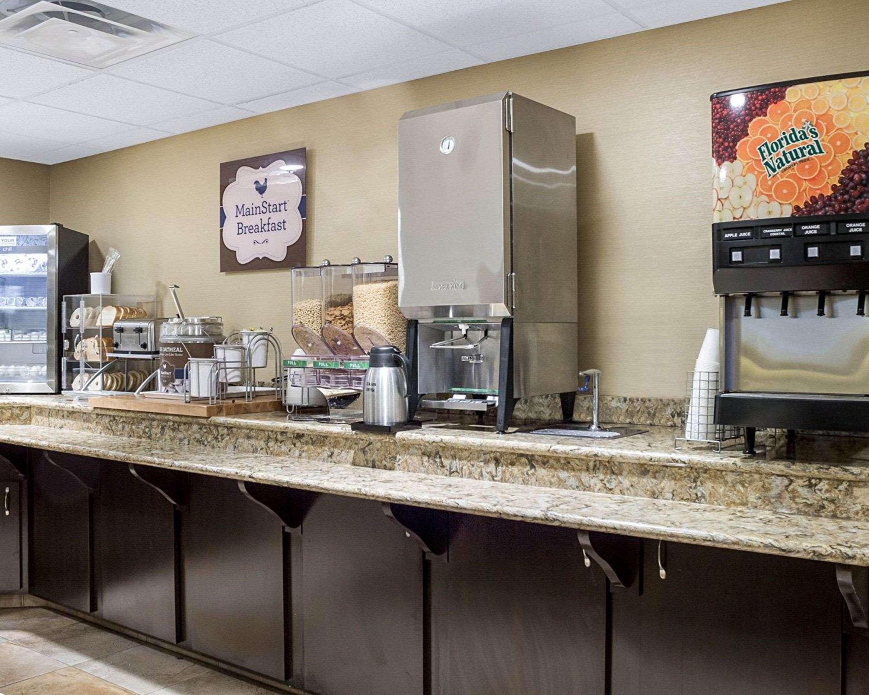 Restaurant Mainstay Suites Bismarck
