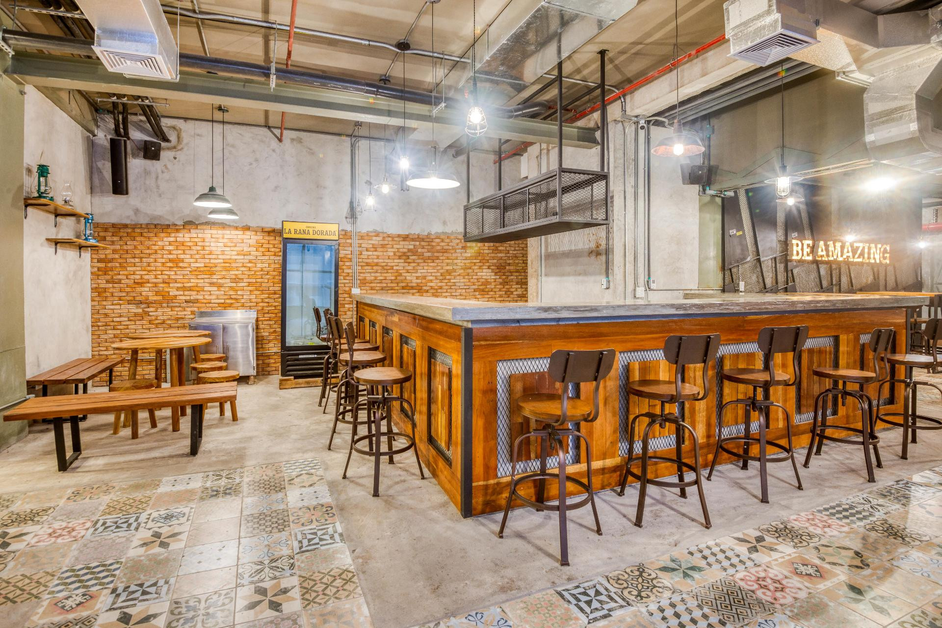 Bar/Salón Socialtel Casco Viejo Panama City  (formerly Selina)