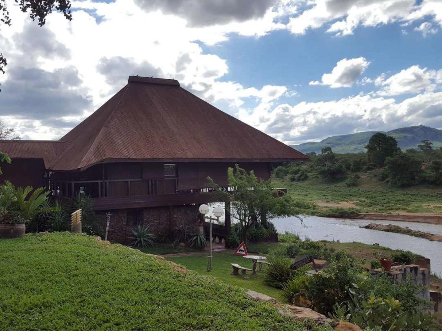 Vista Exterior River House Lodge