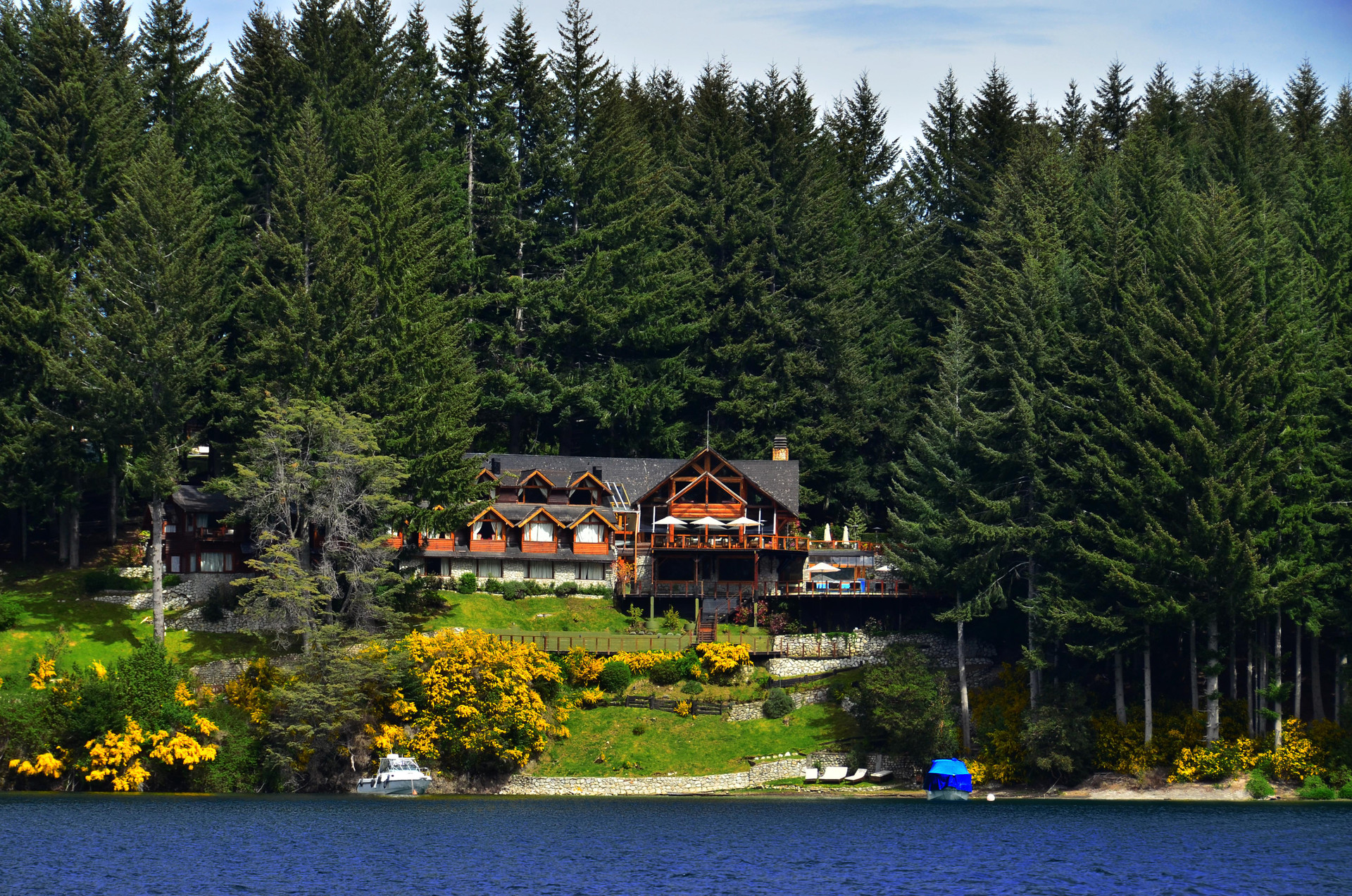 Vista da fachada Dos Bahias Lake Resort