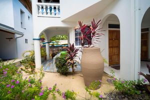 Alojamiento - Blue Skies Beach Resort