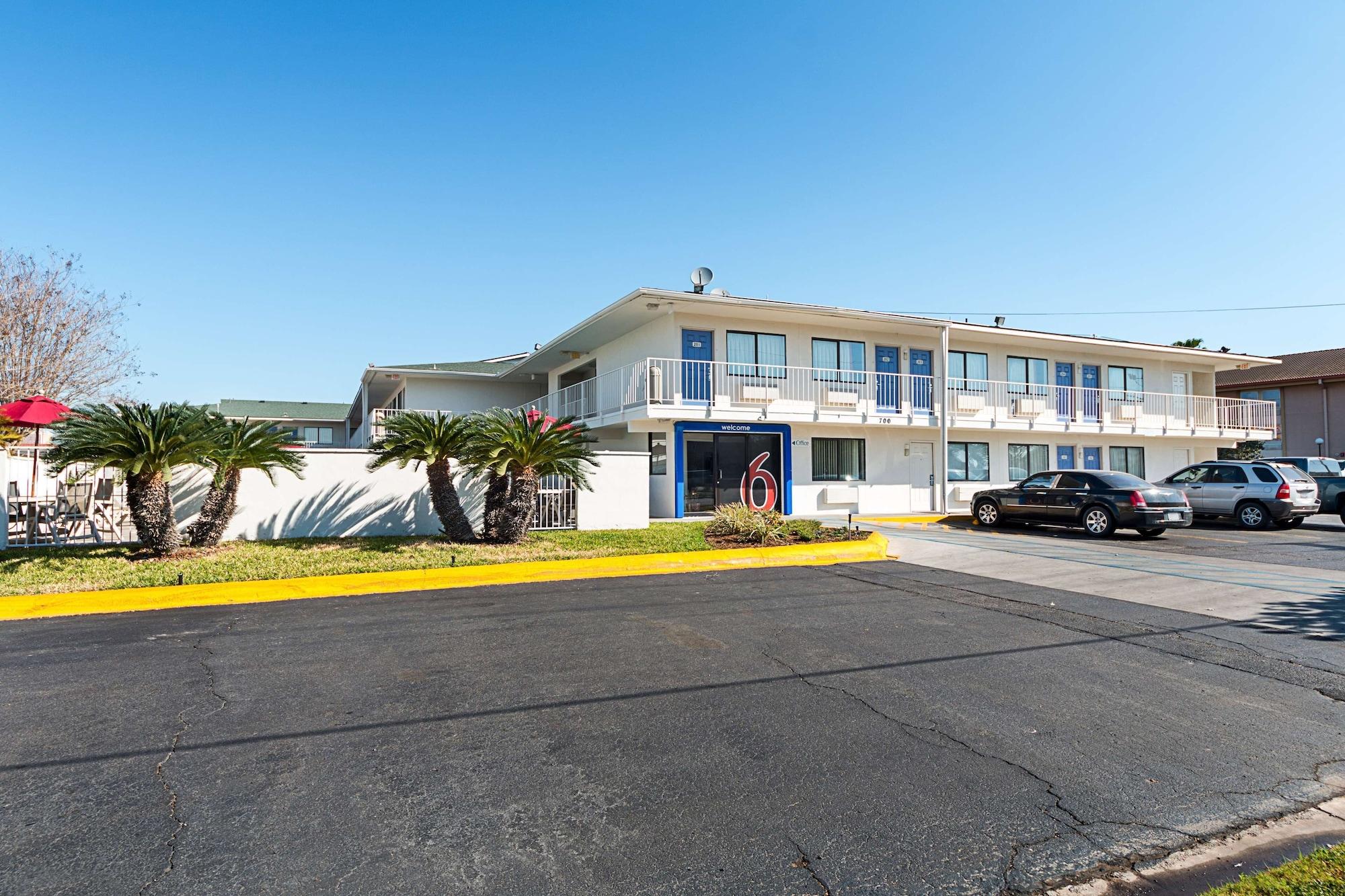 Vista Exterior Motel 6 Mcallen, TX