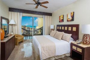 Cancun 5 stars Luxury Resort and Spa, 1 bedroom suite, 2 baths, sleep 4
