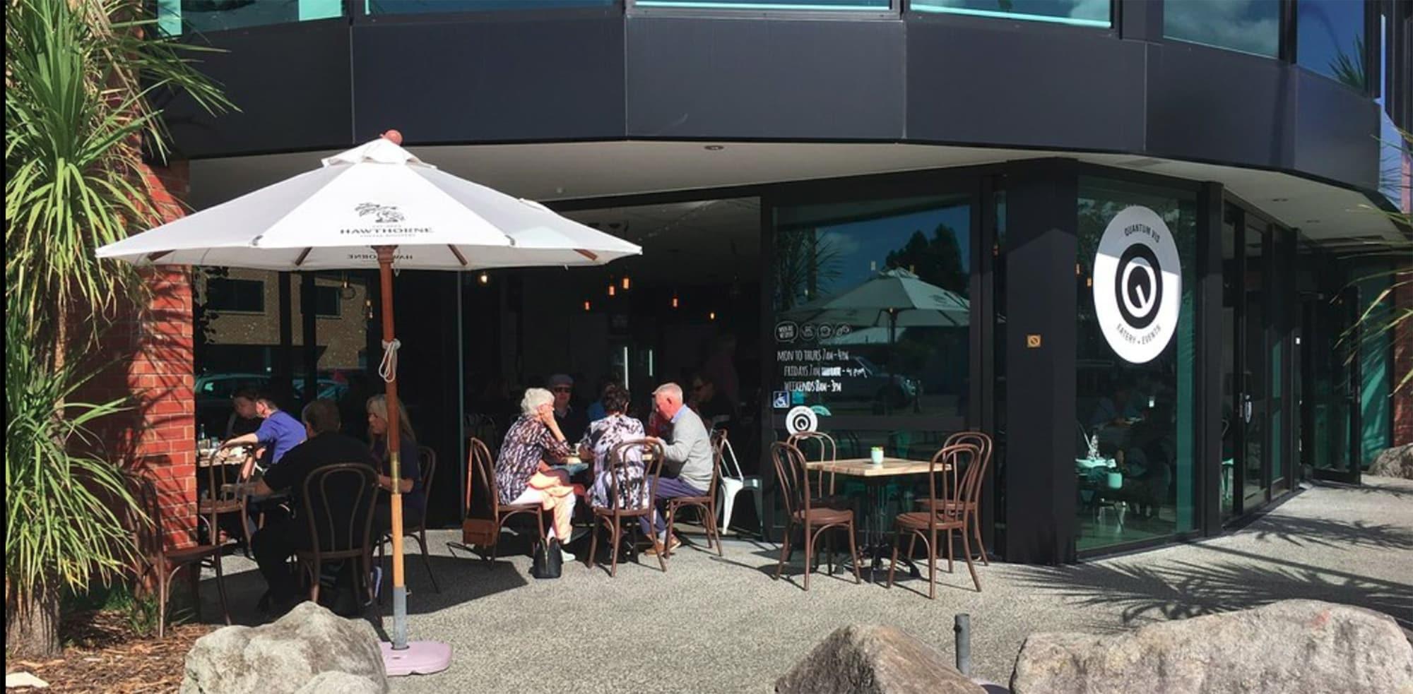 Bar/Salón 850 Cameron Motel