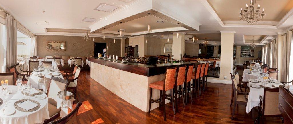 Restaurant The Beach Hotel