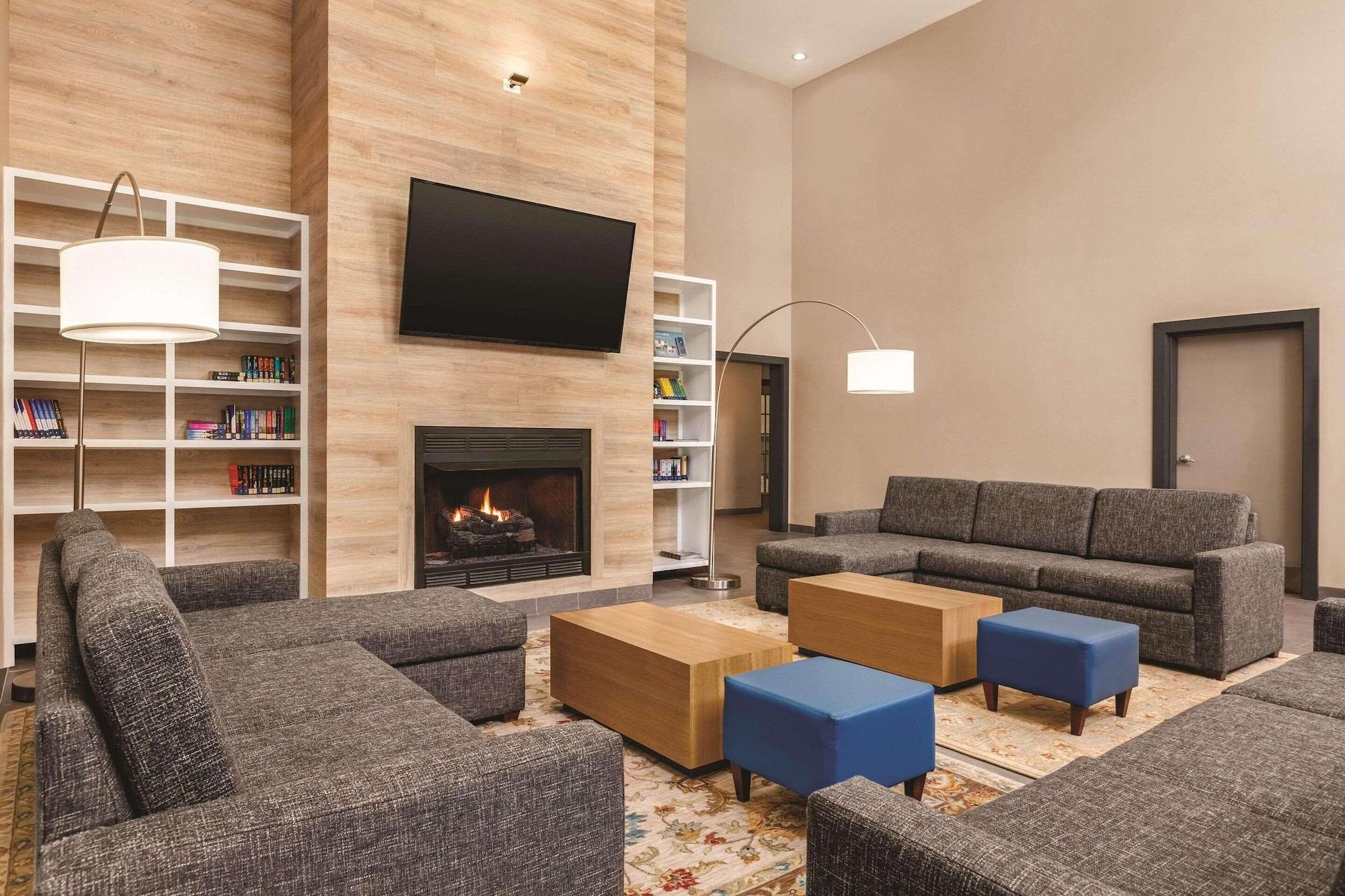 Vista Lobby Country Inn & Suites by Radisson, Beaufort West, SC