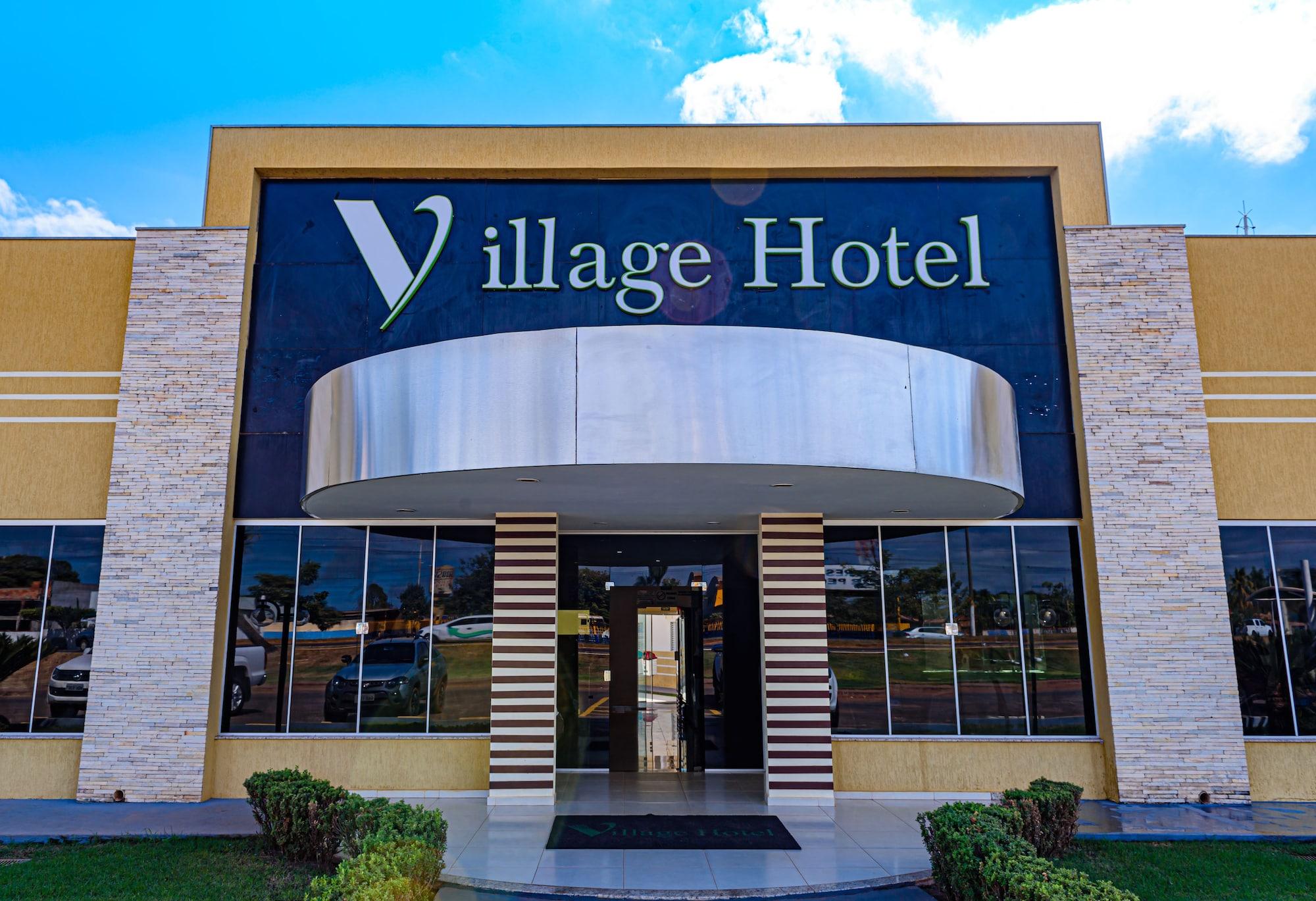 Vista Exterior Village Hotel