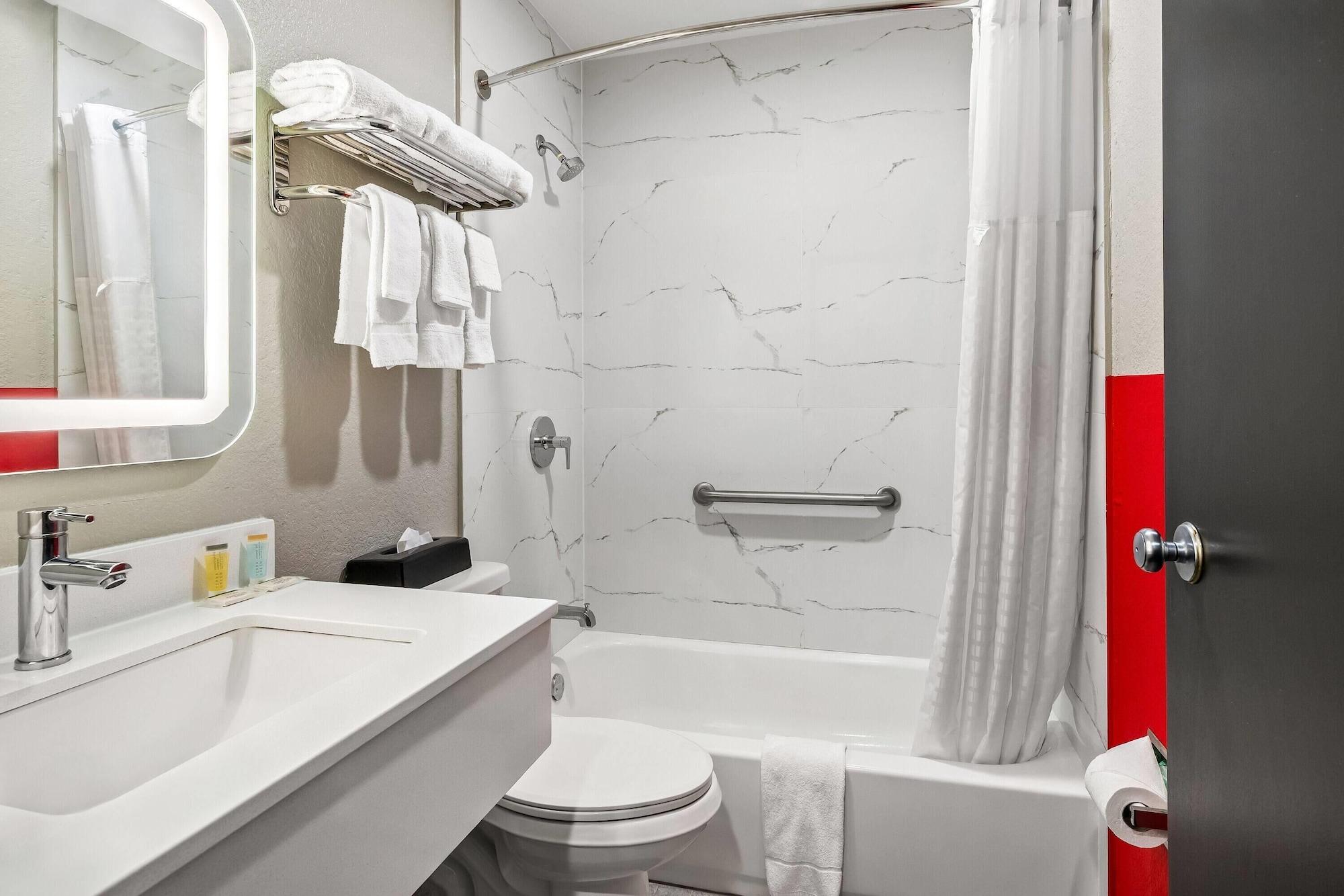 Equipamiento de Habitación Super 8 by Wyndham Lewiston Auburn Area