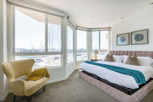 Alquiler Vacacional - Waterfront Bliss! Stylish 2BR Retreat in Heart of Marina del Rey
