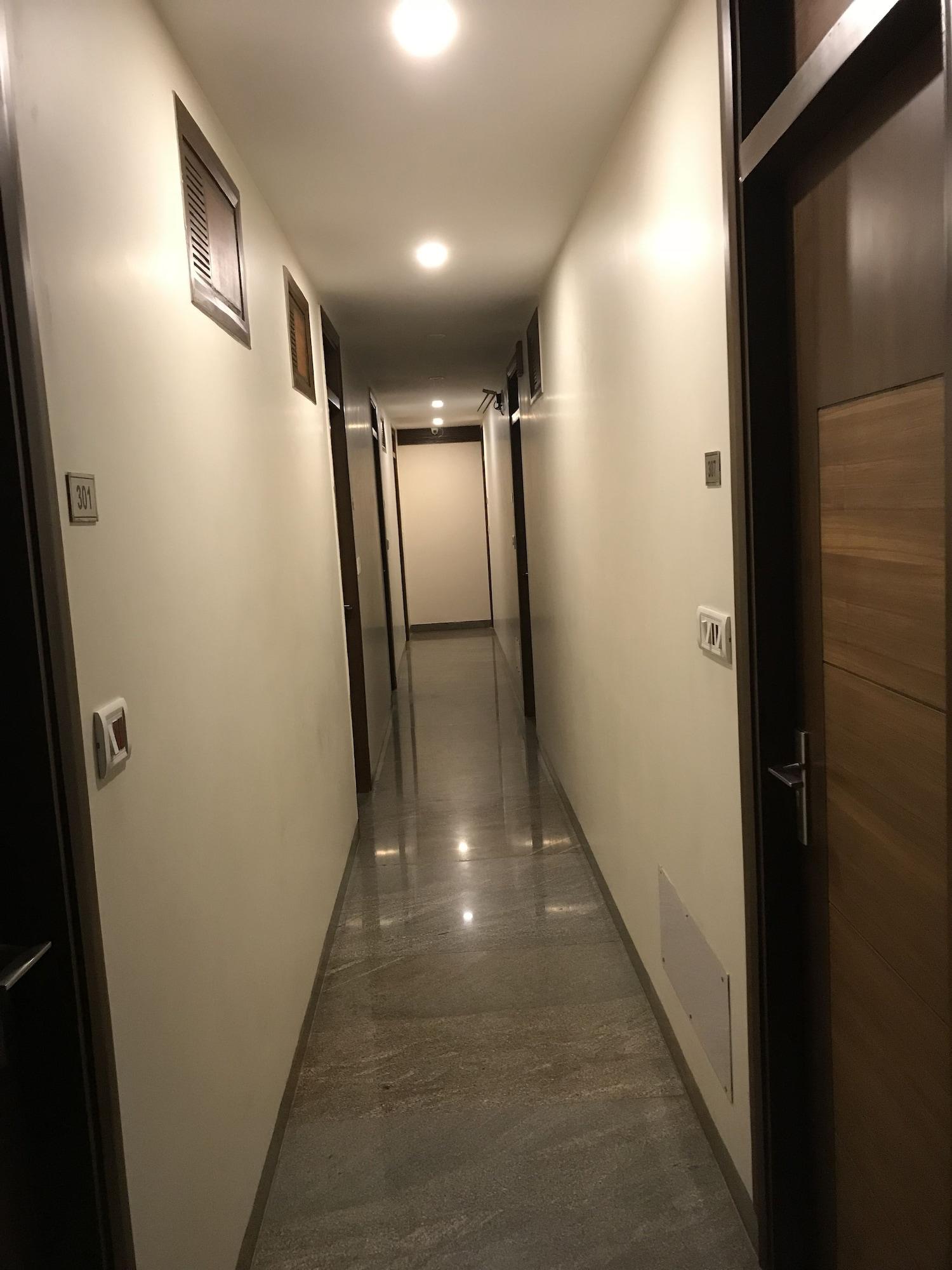 Varios Hotel Avtar At New Delhi Railway Station