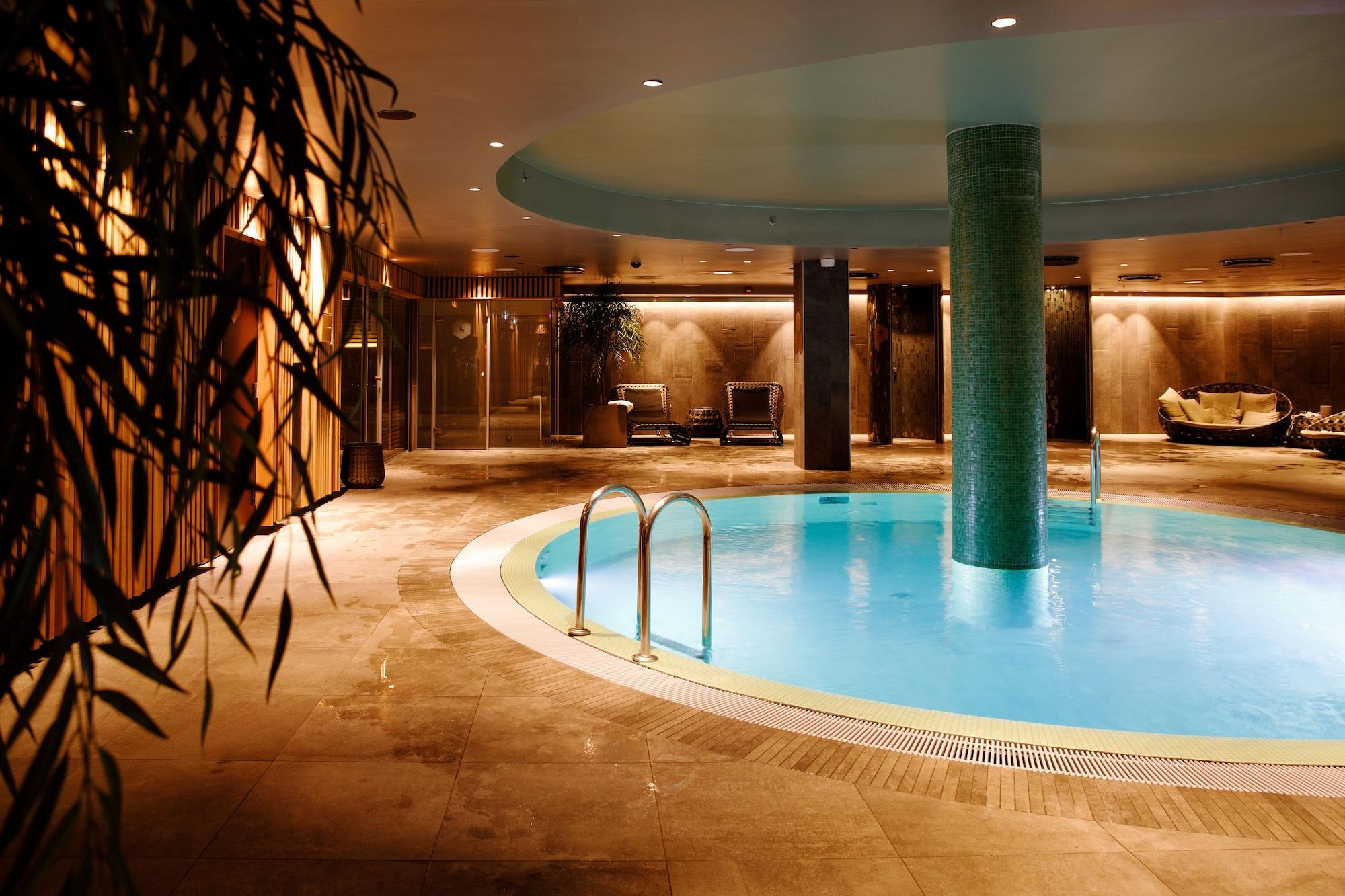 Vista Piscina Clarion Hotel The Hub