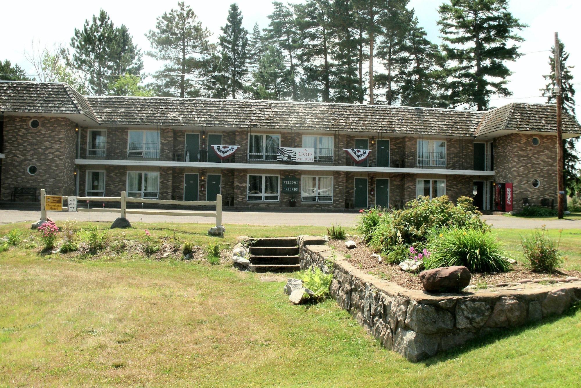Vista Exterior Budget Host Cloverland Motel