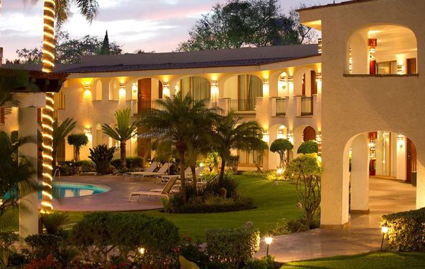 Guadalajara Plaza Ejecutivo - Hoteles cerca de Andares en Guadalajara