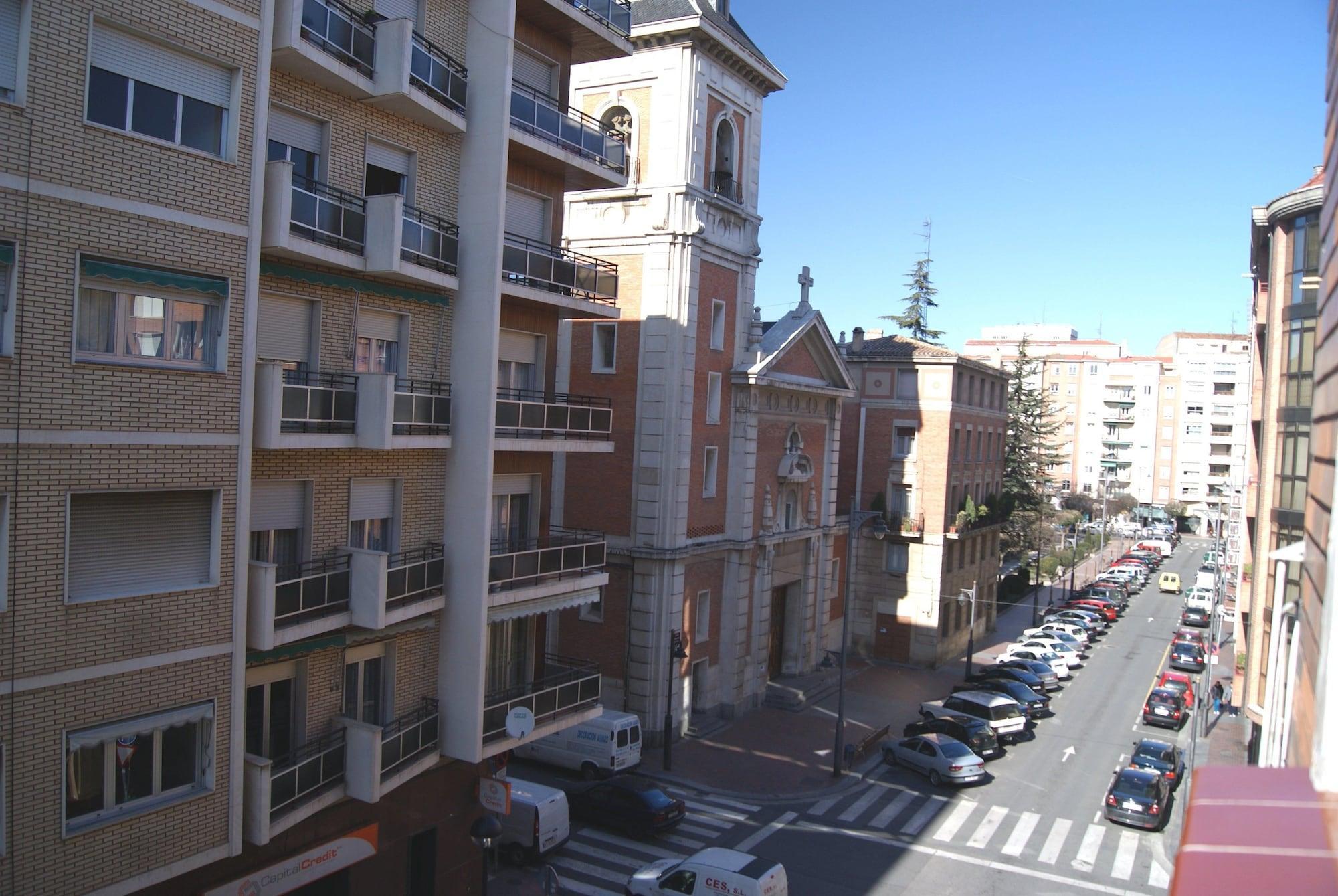 Vista Exterior Pensión Calfred II