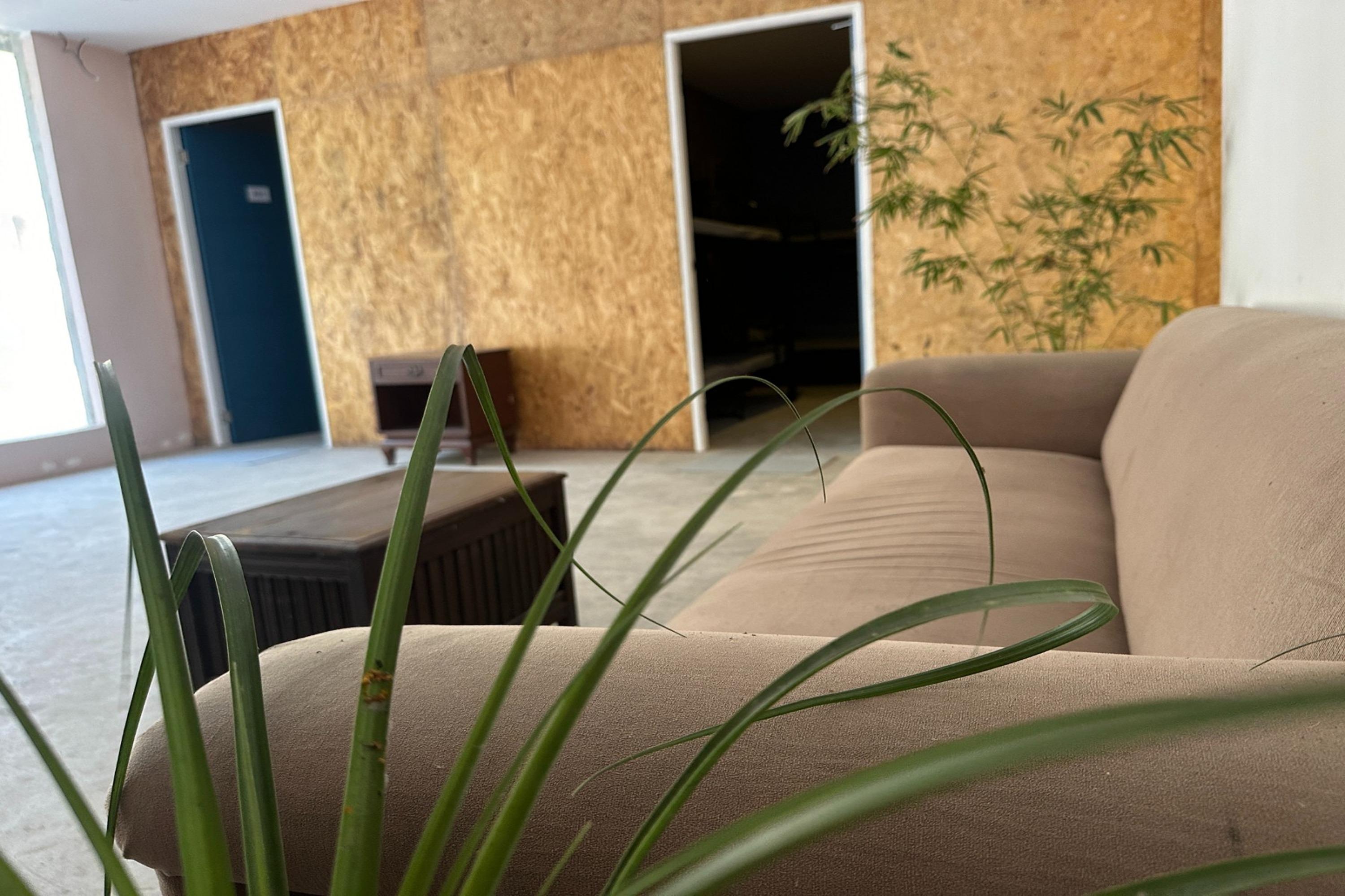 Vista Exterior Mosaic Liwliwa Hotel Near Beach By Zuzu