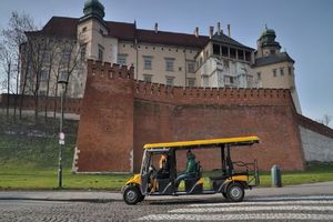 Actividad - Recorrido turístico fácil por el casco antiguo en carrito de golf eléctrico