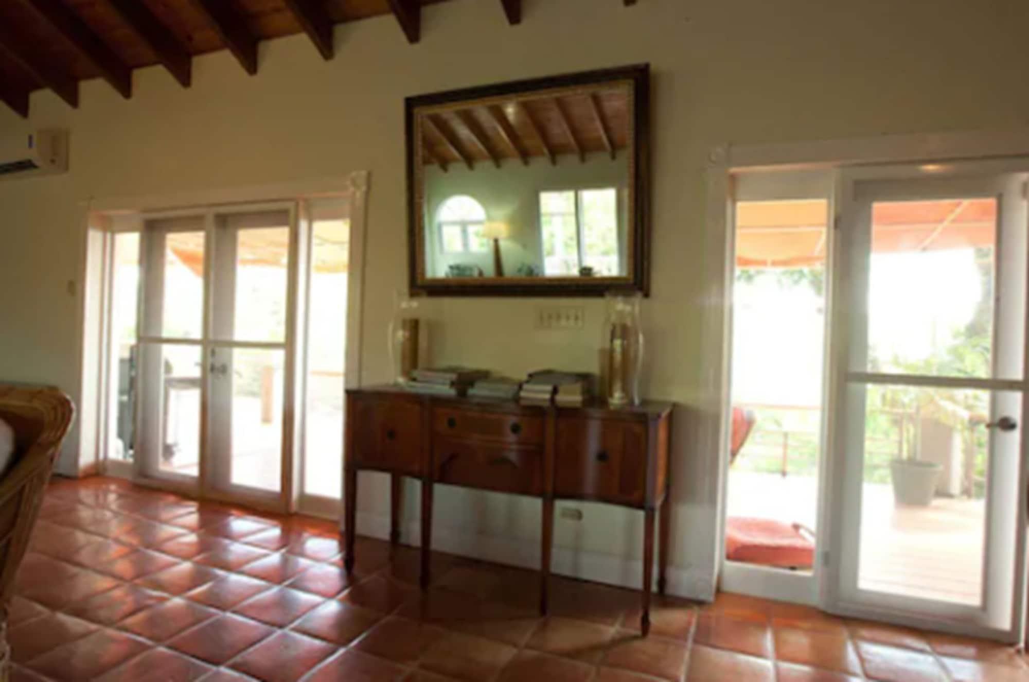 Vista Lobby Coconut Tree Villa