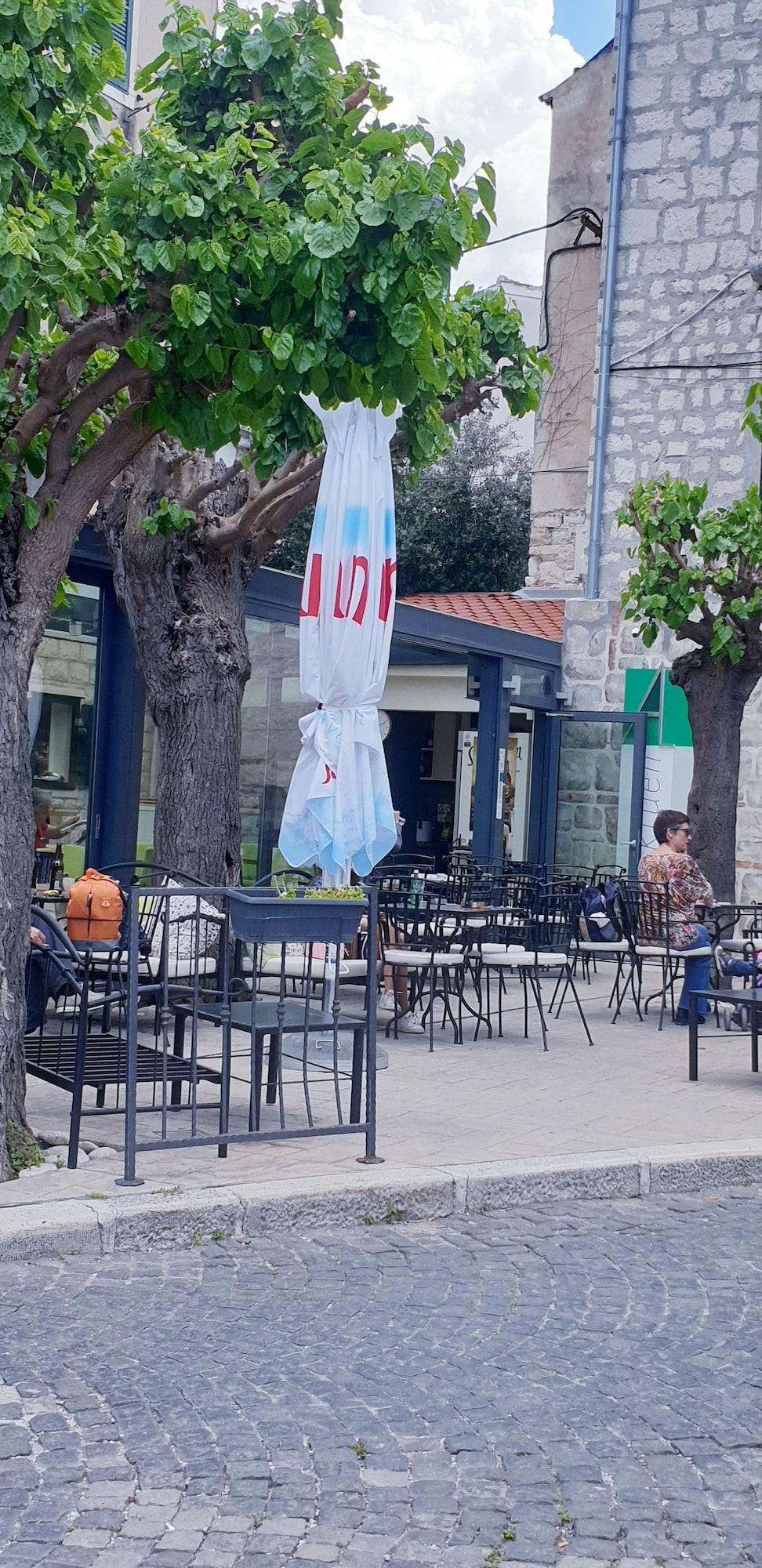 Bar/Salón Authentic Luxury Rooms