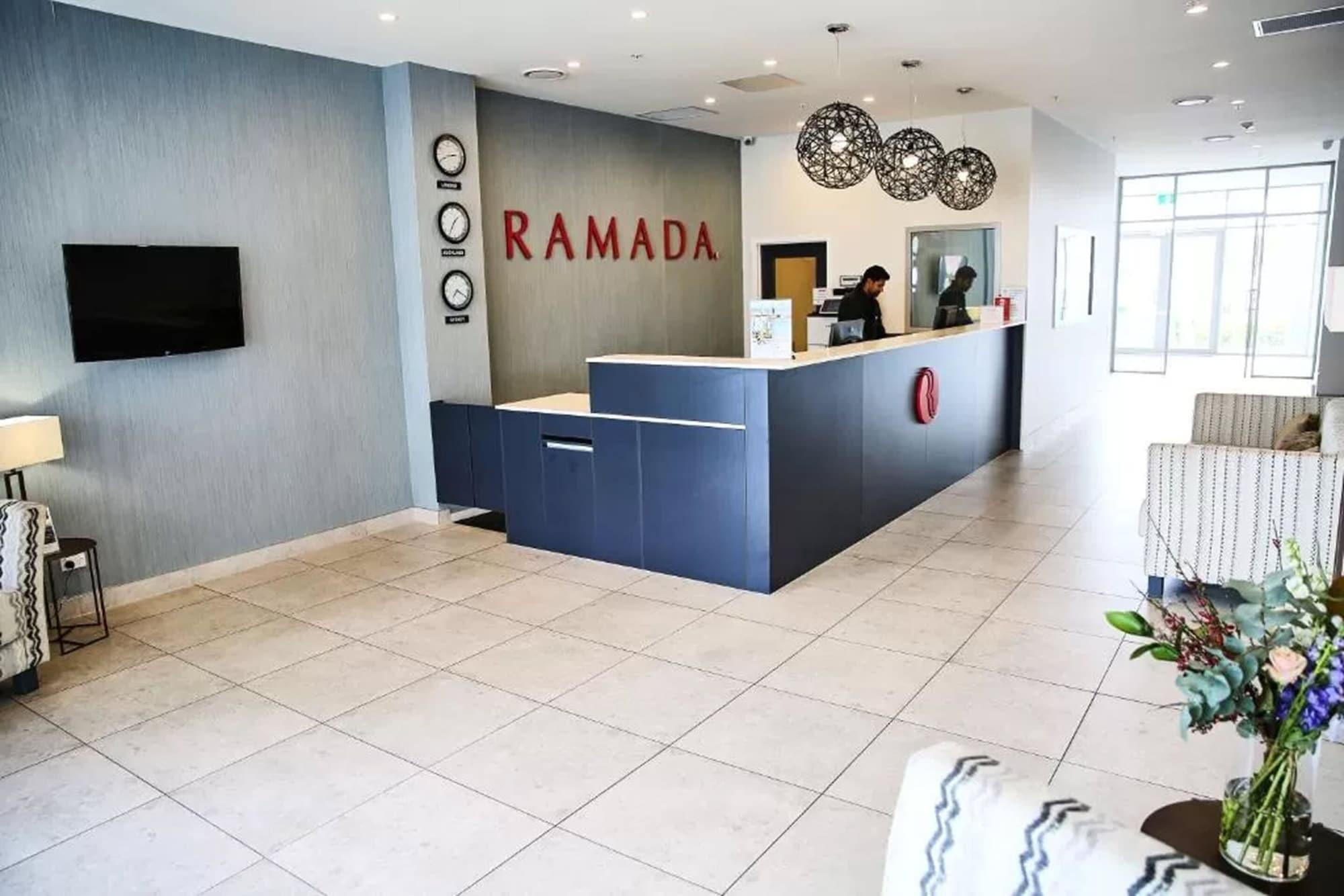 Vista Lobby Ramada Suites By Wyndham Albany