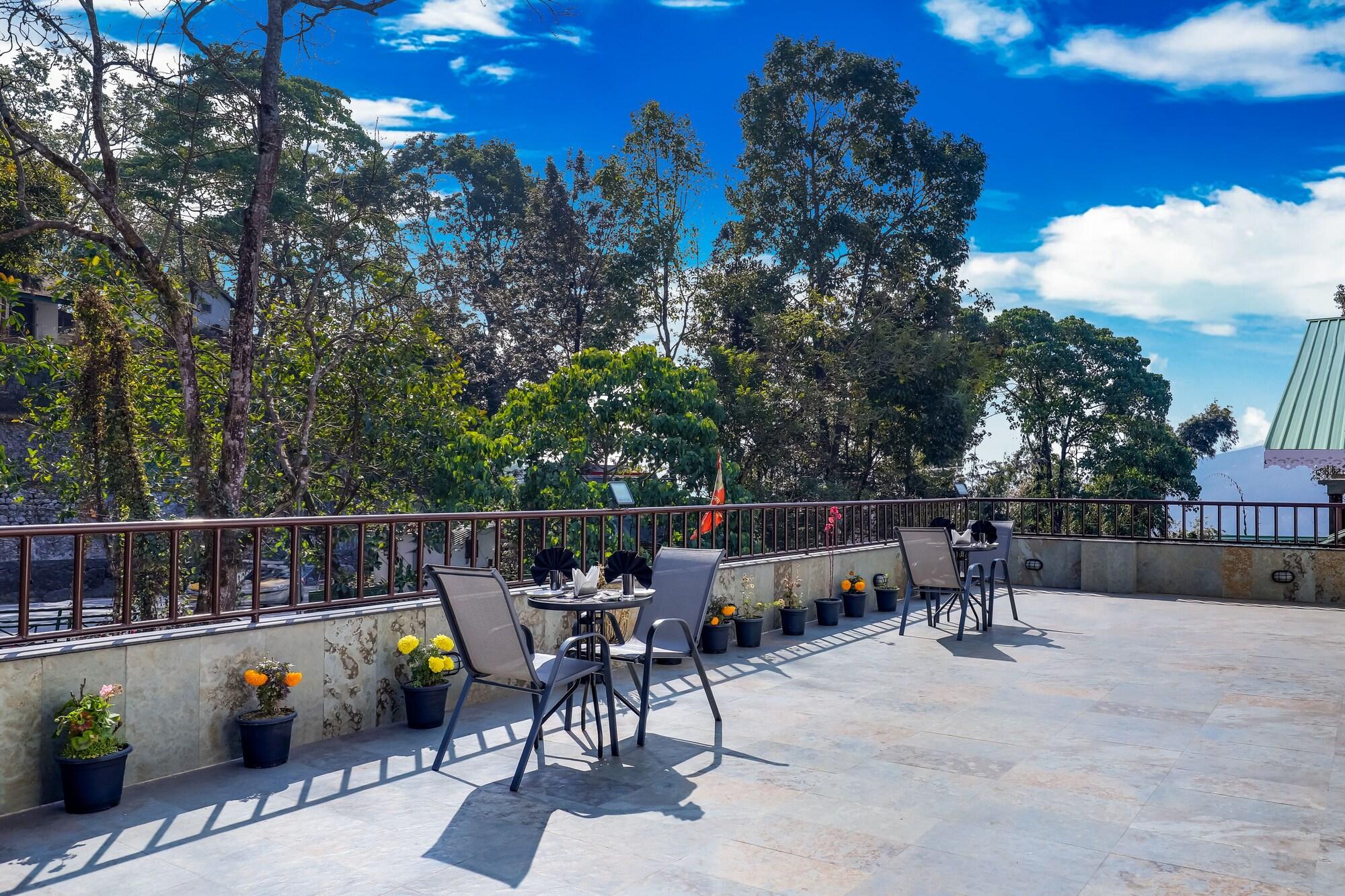 Vista Exterior Mount Himalayan Hotel & Spa