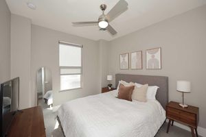 Alquiler Vacacional - New Desert Oasis: Modern Comfort w/ Rooftop Deck