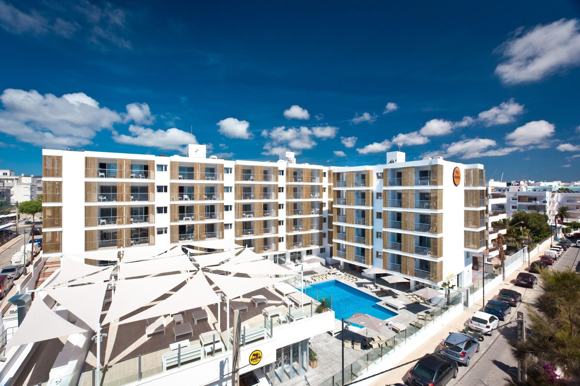 Varios Ryans Ibiza Apartments - Adults Only