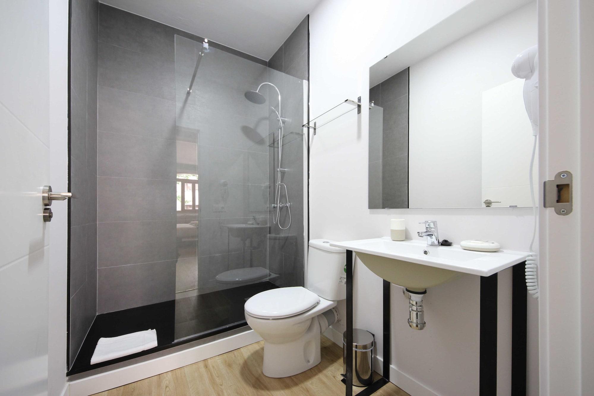 Equipamiento de Habitación Regina Selfcheck-in Smart Rooms
