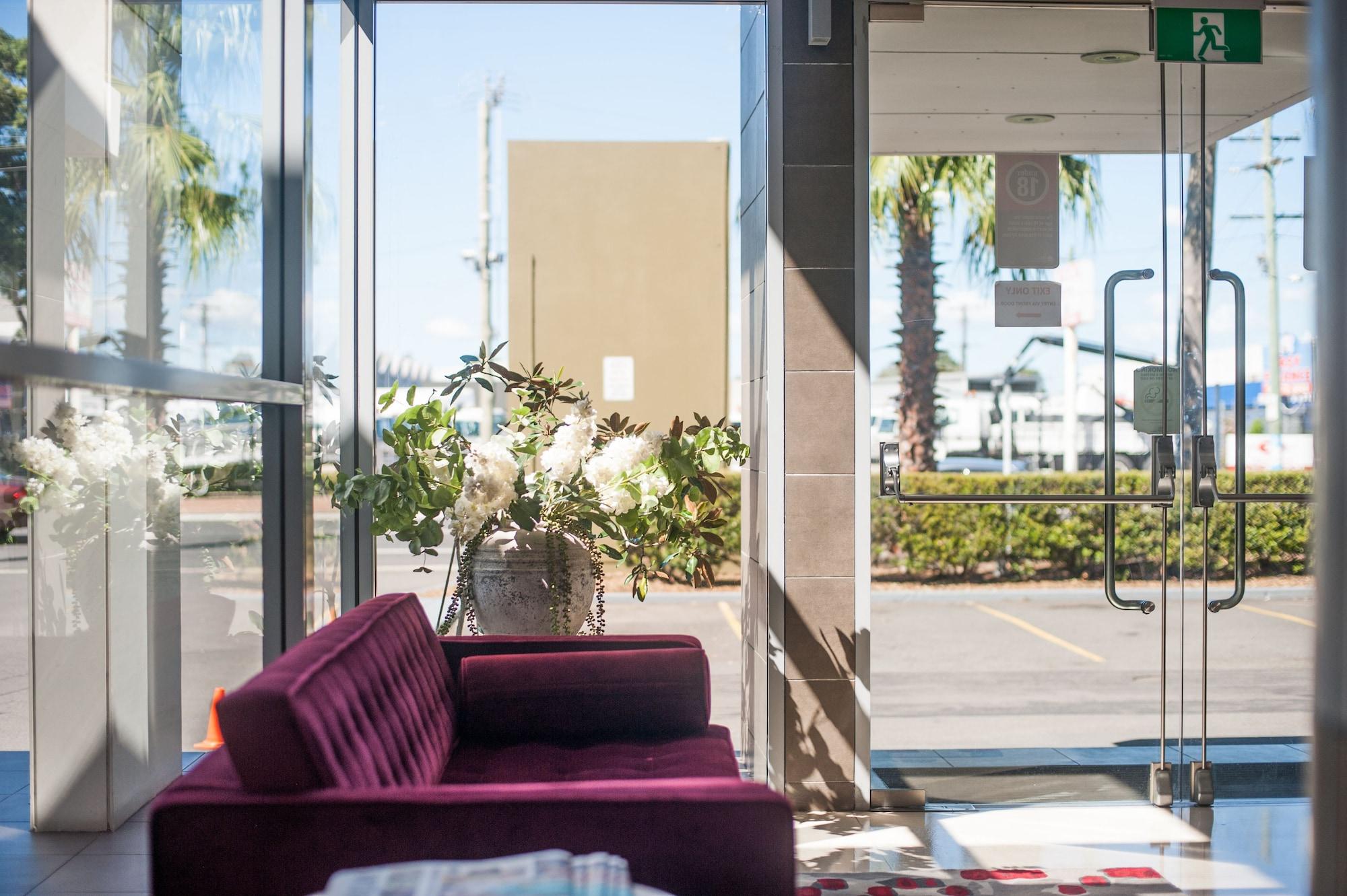 Vista Lobby Ramada Hotel & Suites Sydney Cabramatta