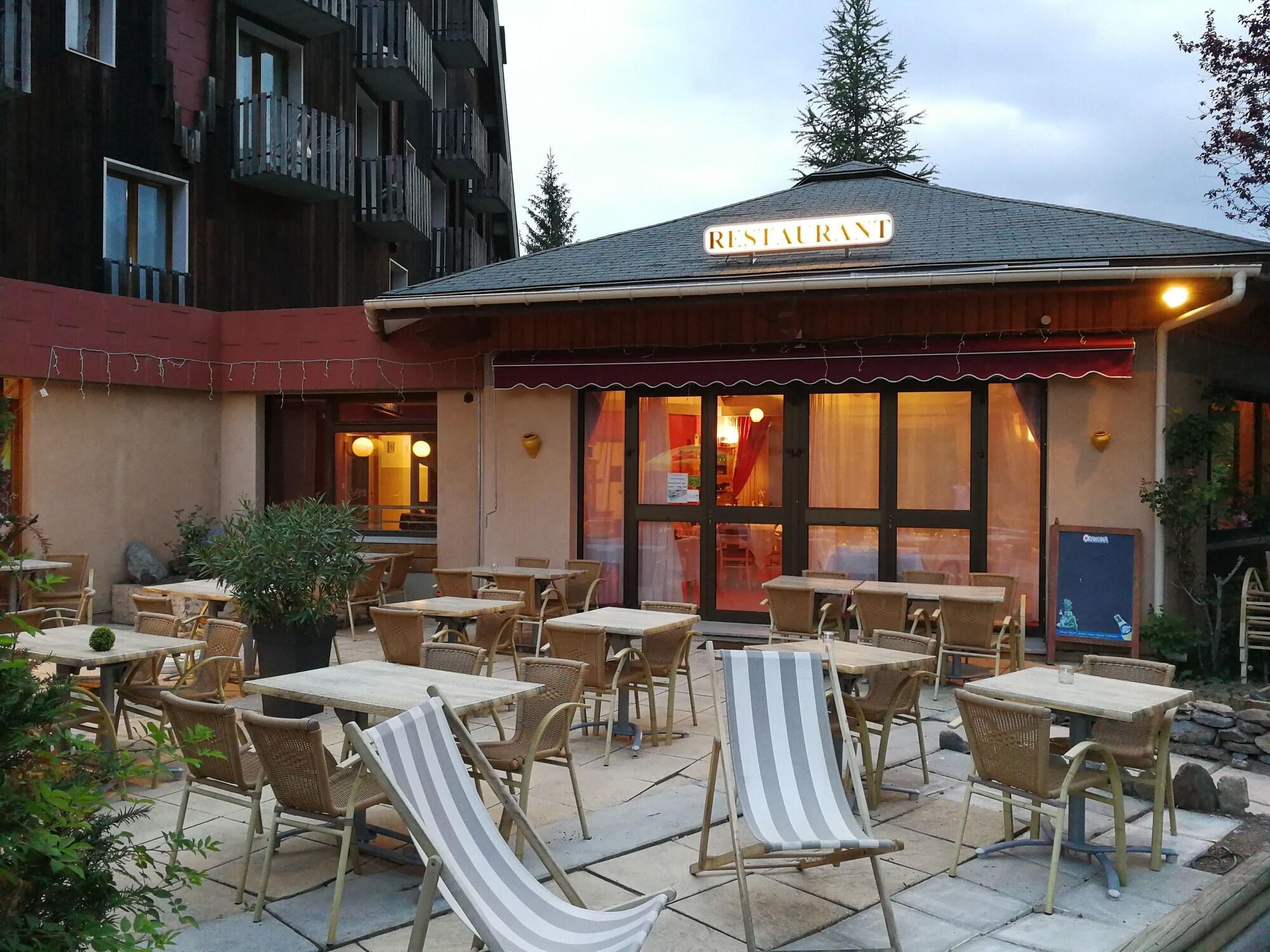 Instalaciones Recreativas Brit Hotel Espace