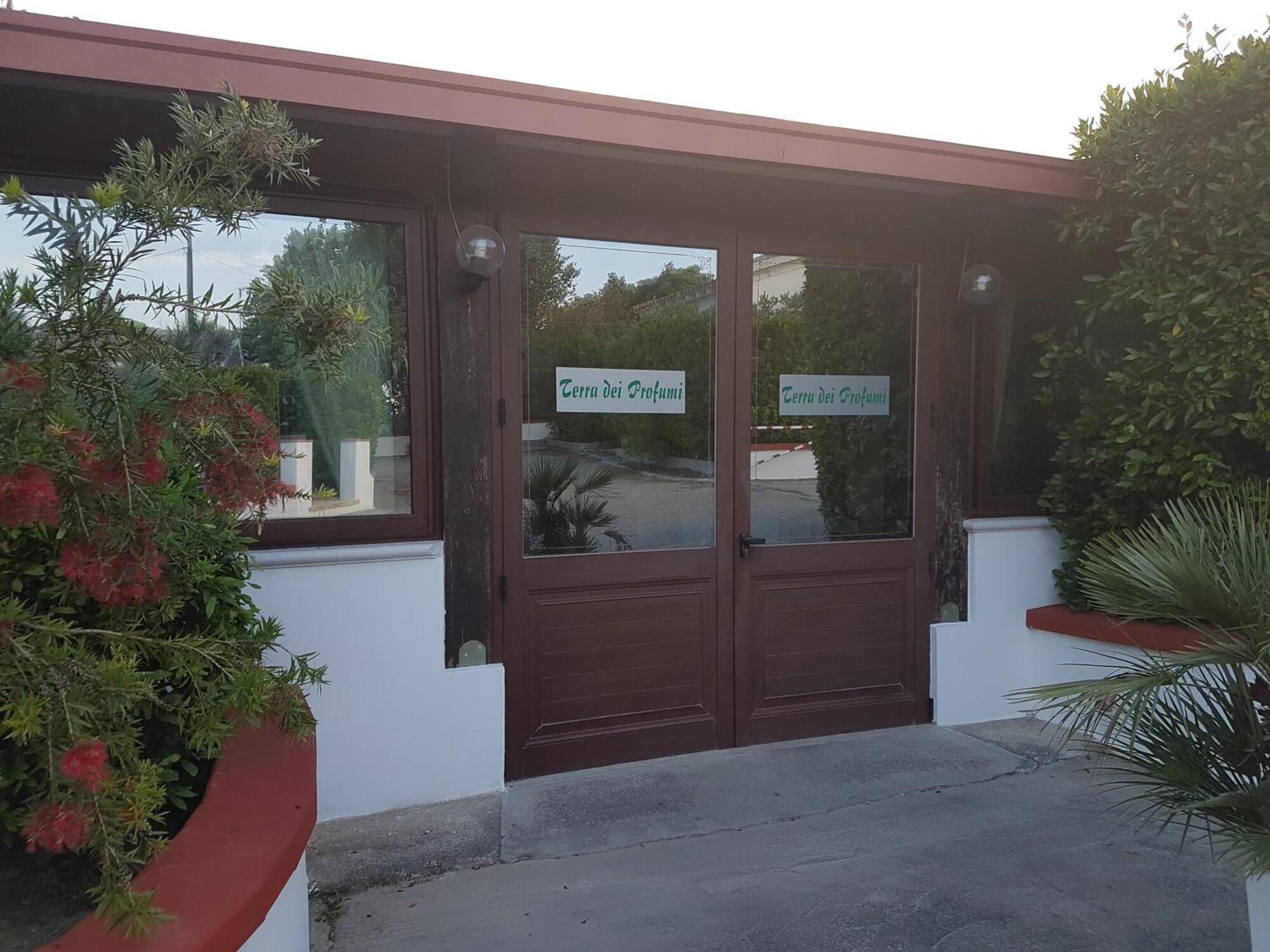 Vista Exterior Agriturismo Terra dei Profumi