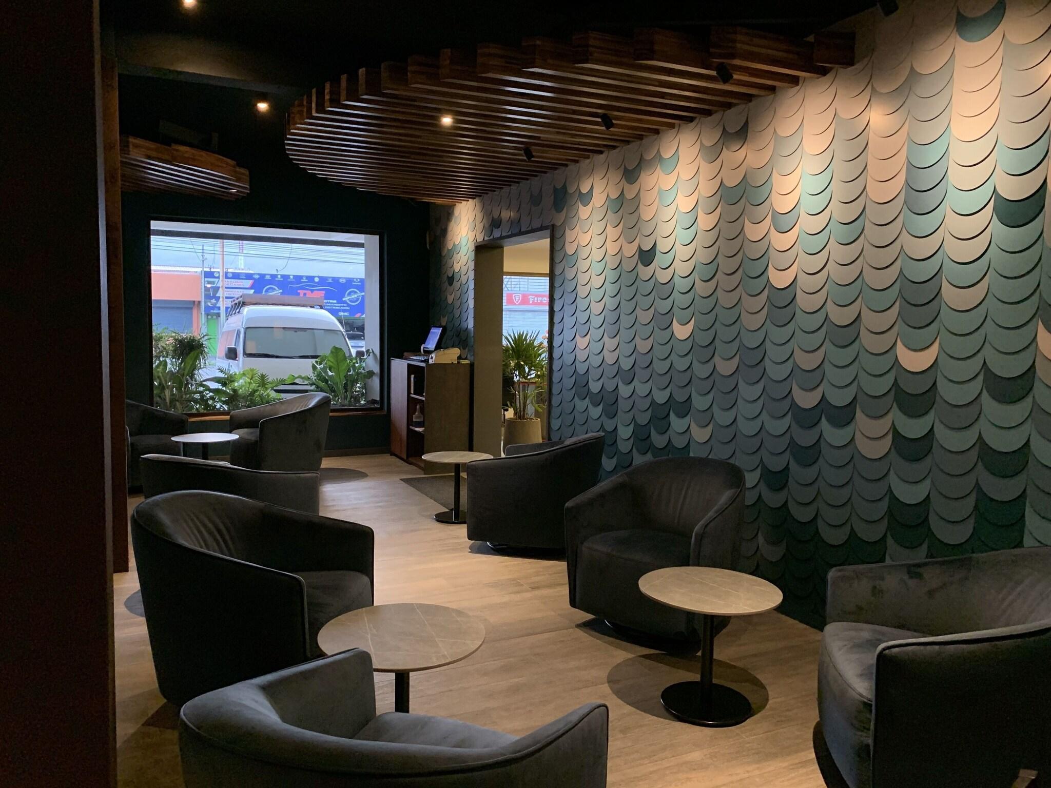 Bar/Salón Isla Verde Hotel