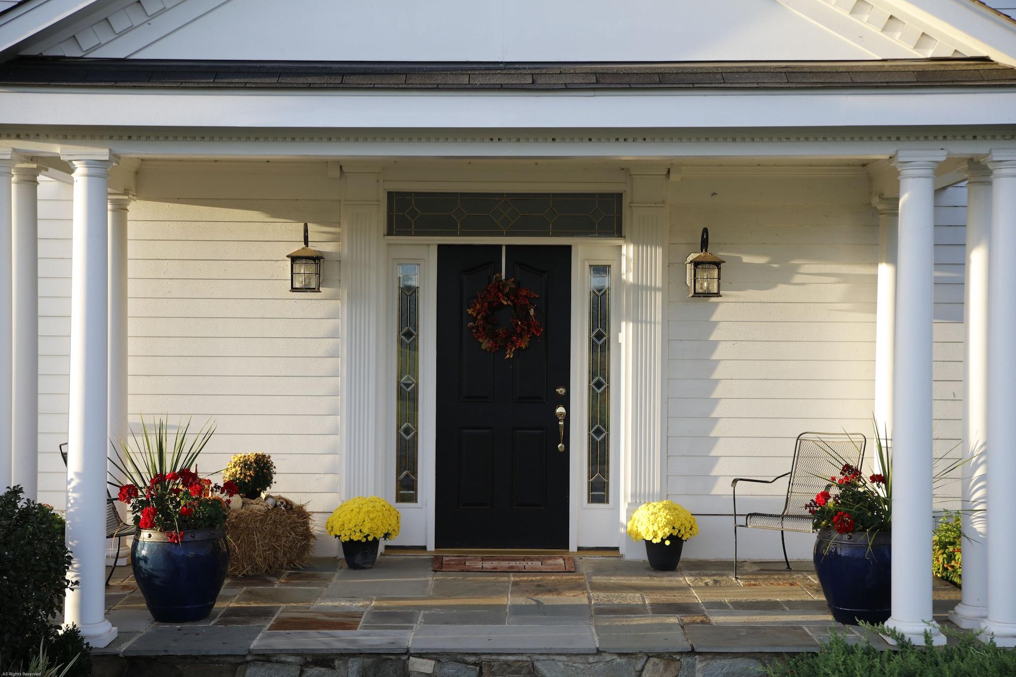 Vista Exterior Loudoun Valley Manor