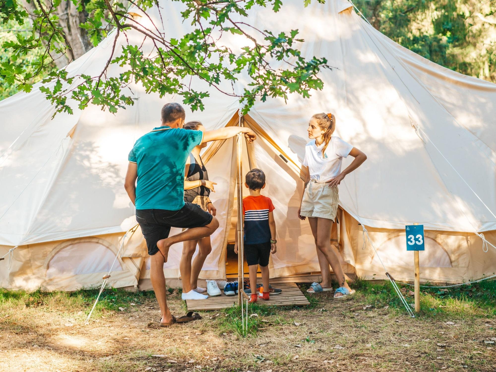 Vista Exterior Lodging Nature Camp Vallée de Dordogne