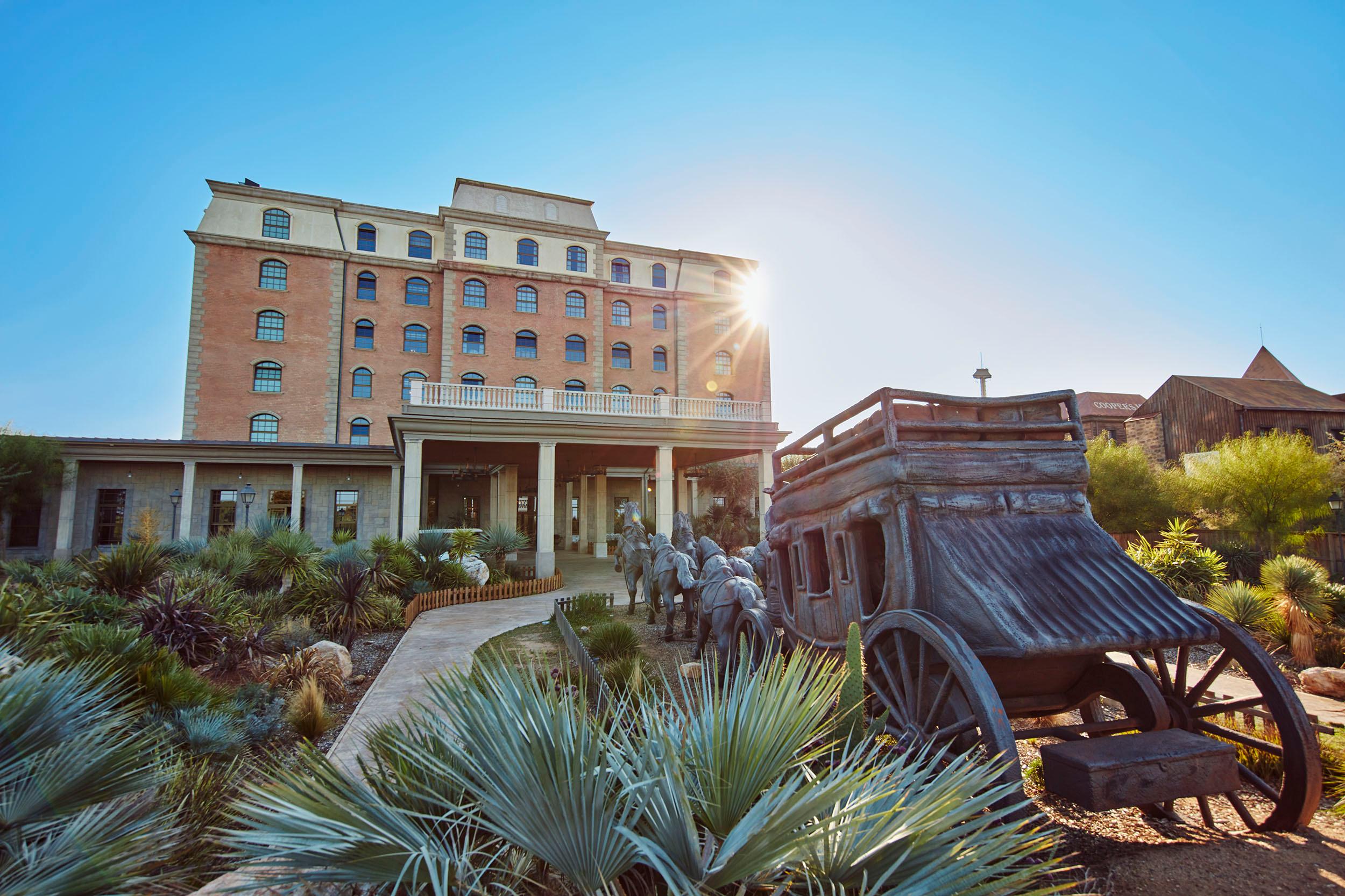 Vista Exterior PortAventura Hotel Gold River+ Ticket Included