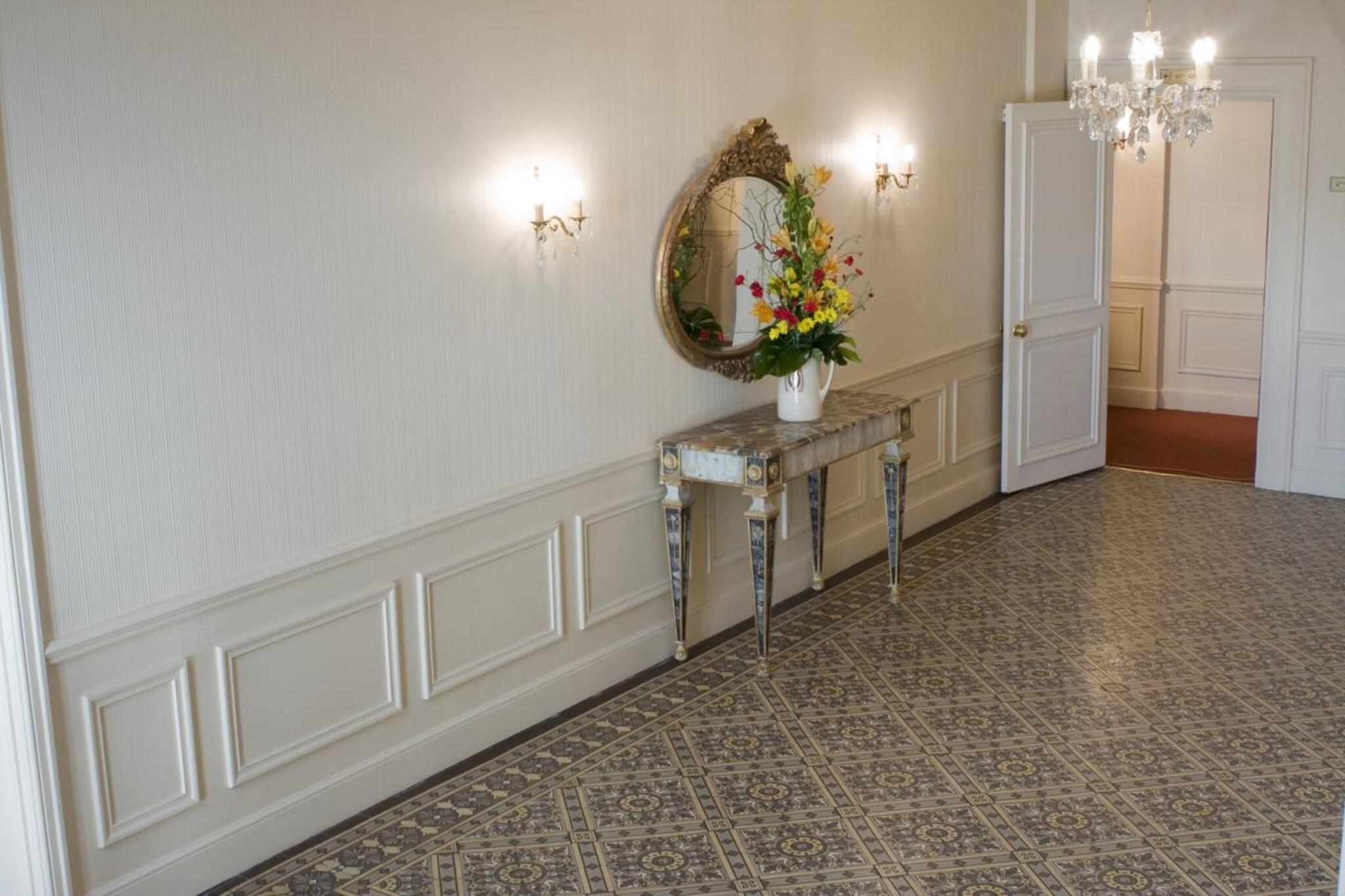 Vista Lobby Grand Hotel Moderne