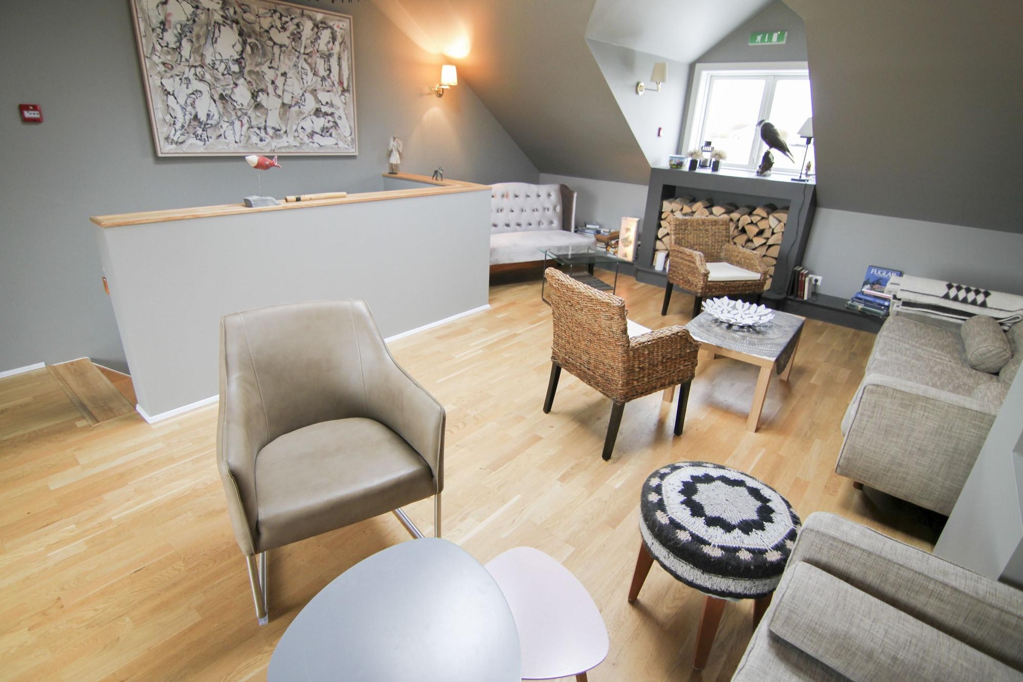 Bar/Salón Hotel Lækur