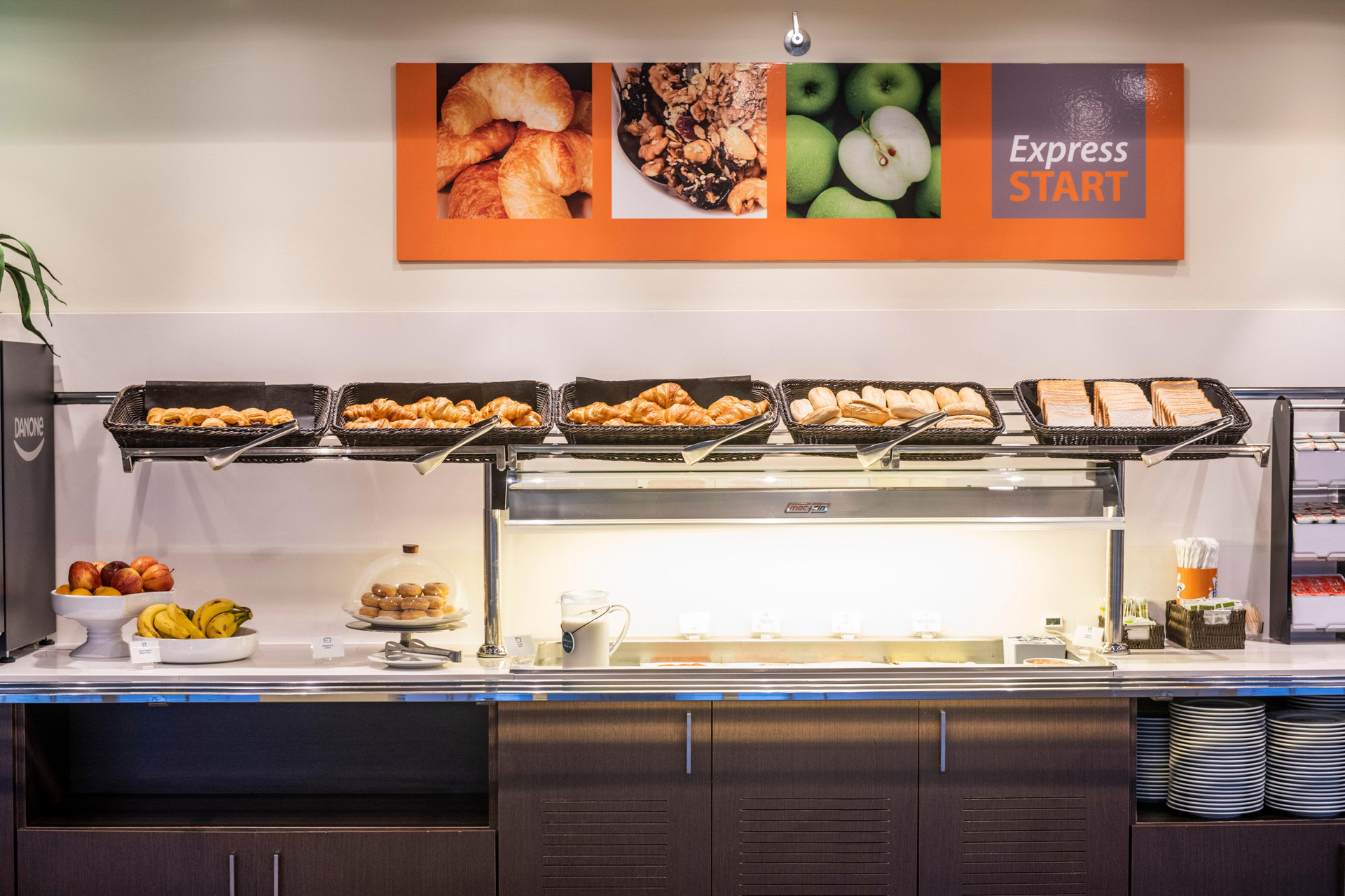 Restaurant Holiday Inn Express Barcelona - Sant Cugat by IHG