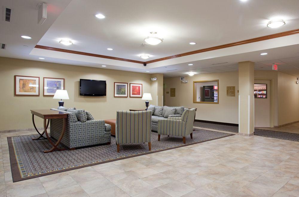 Vista Lobby Western Slope Suites