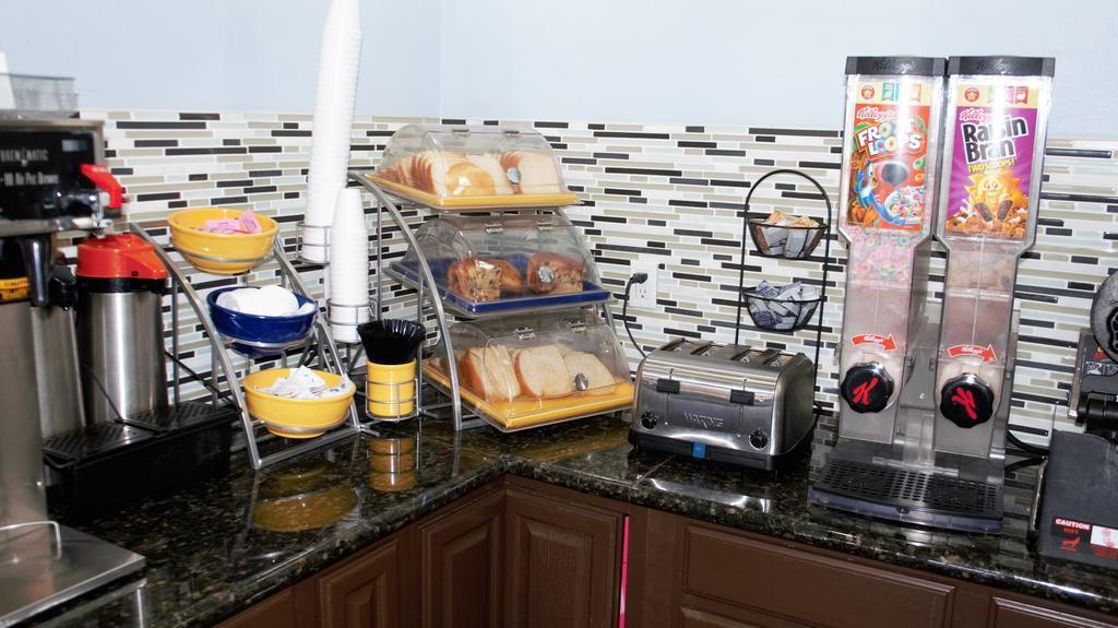 Bar/Salón Days Inn by Wyndham El Paso West