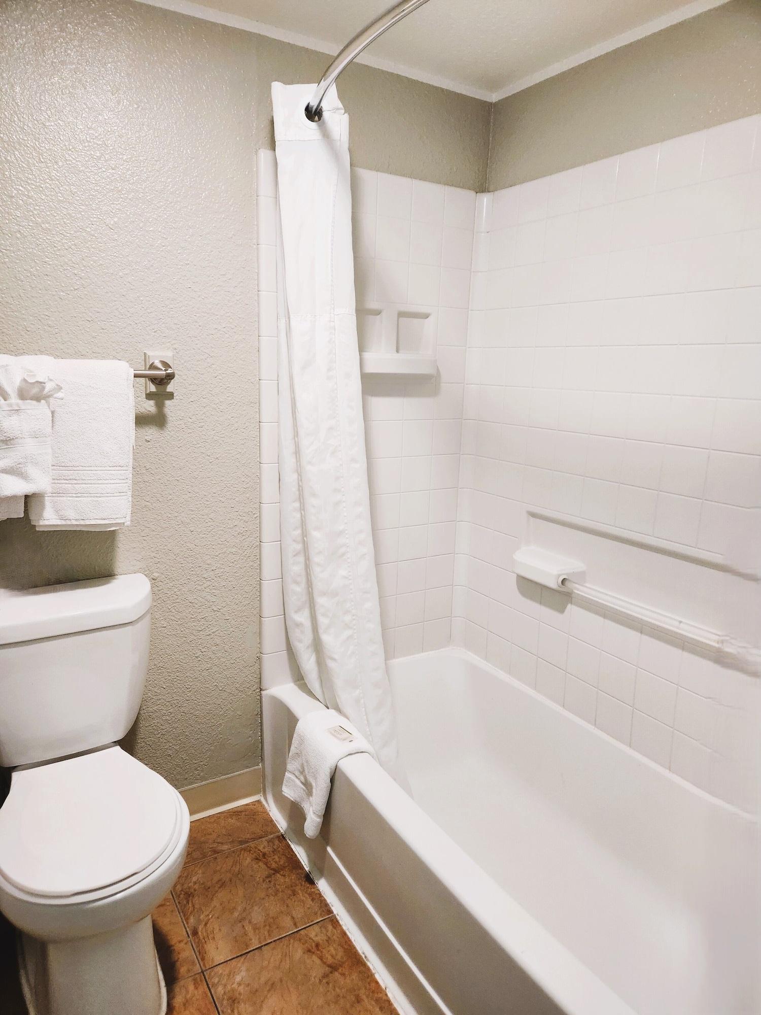 Equipamiento de Habitación Days Inn by Wyndham Denver Downtown