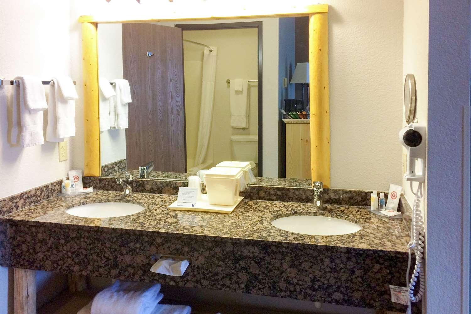 Suite Antler Lodge - Gardiner MT