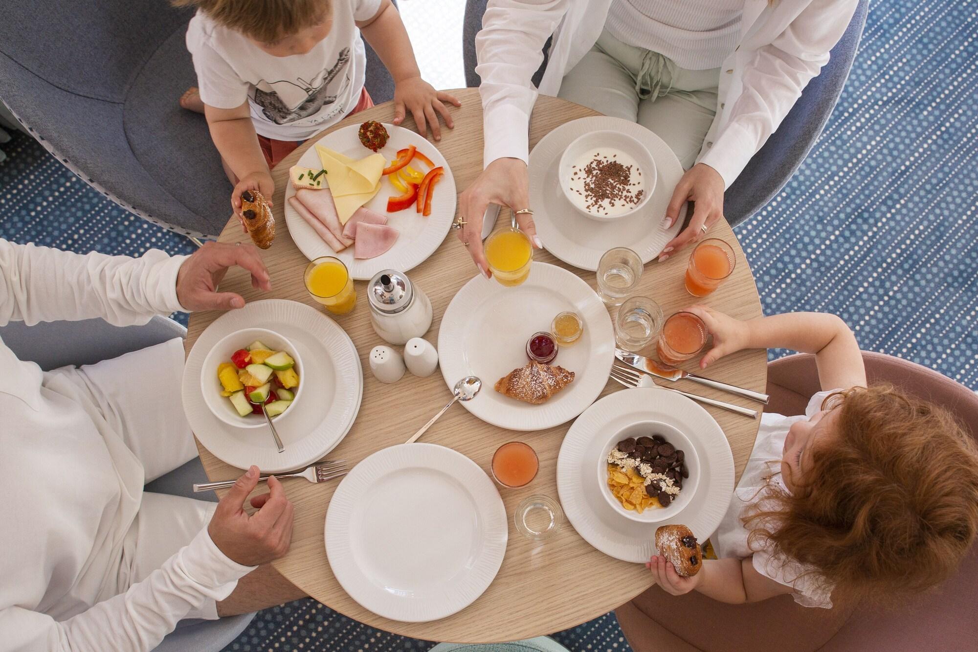 Restaurant Capri By Fraser Leipzig