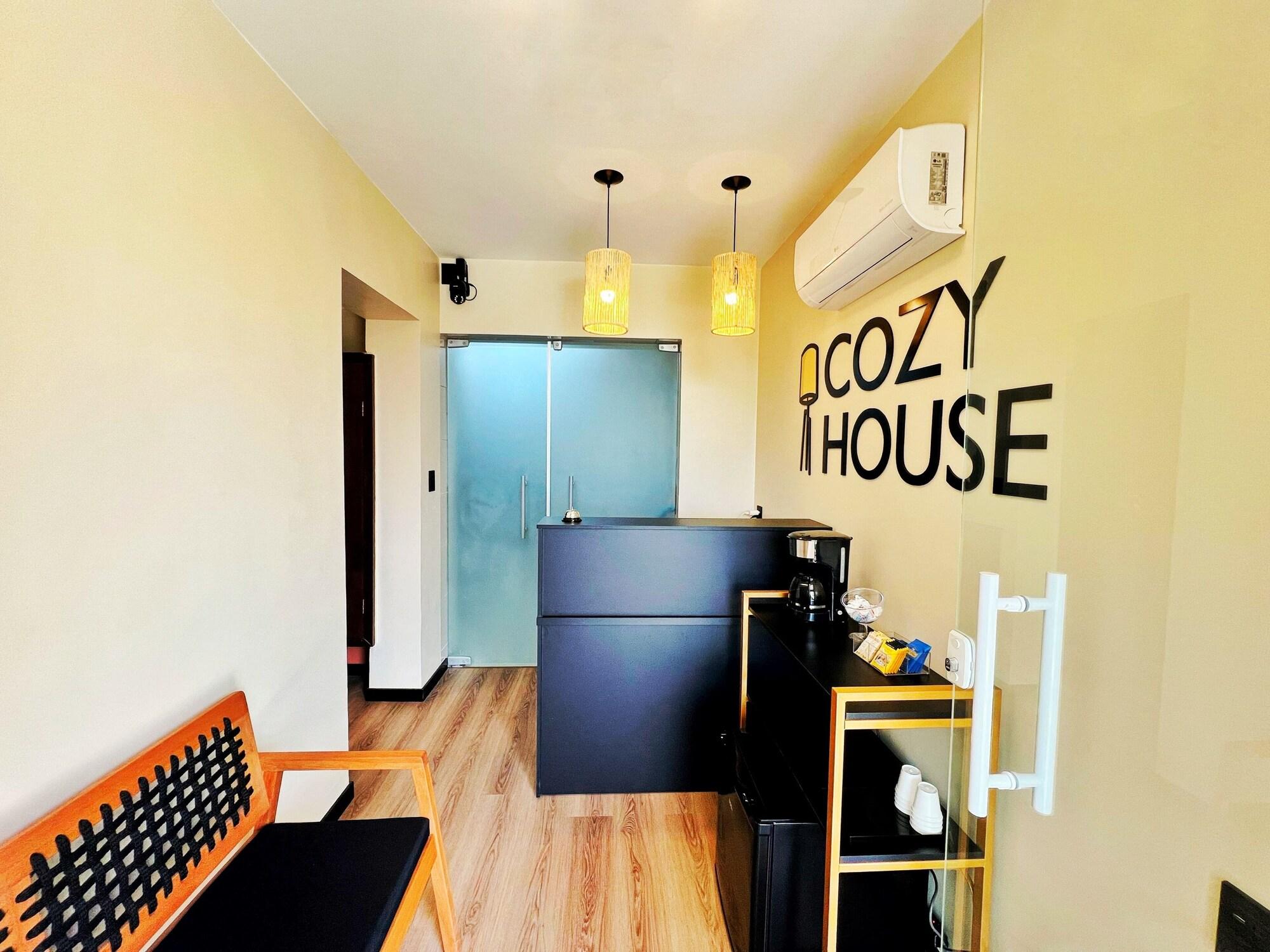 Vista Lobby Cozy House