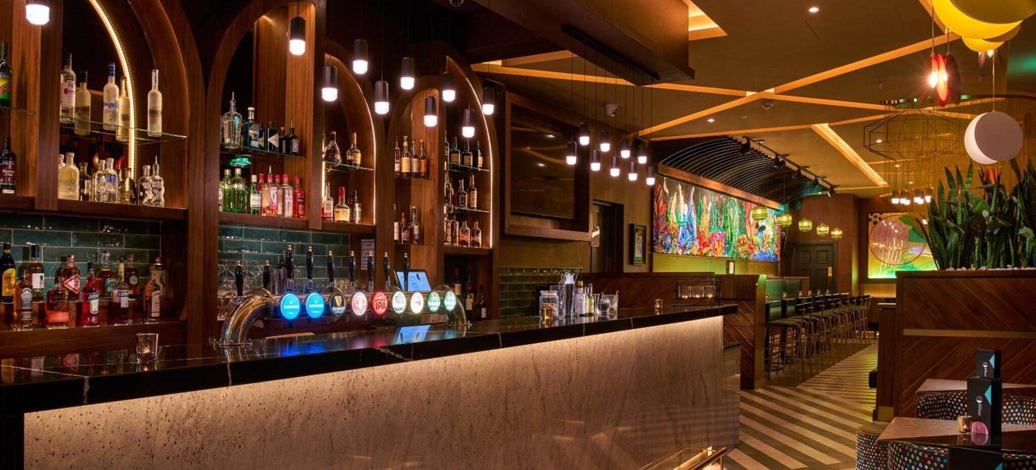 Bar/Salón Arthaus Hotel